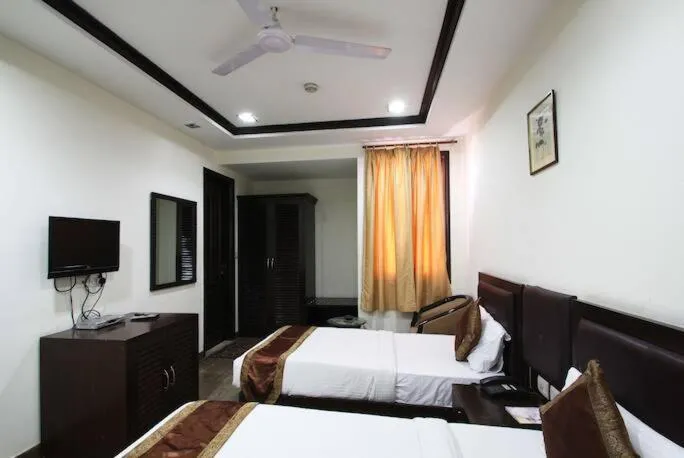 Bedroom, Bed in HOTEL VEER PALACE