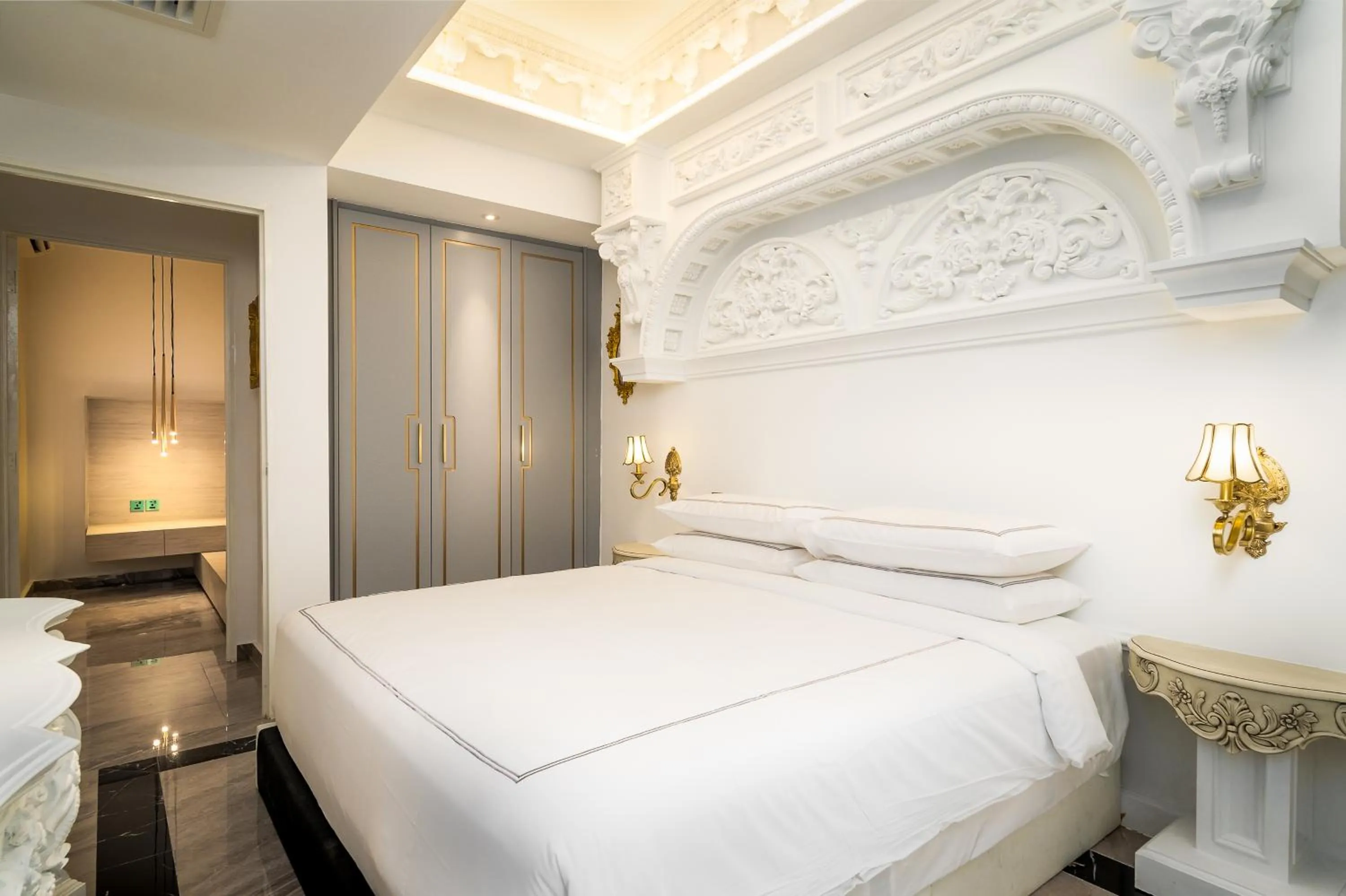 Bed in arte by Thomas Chan