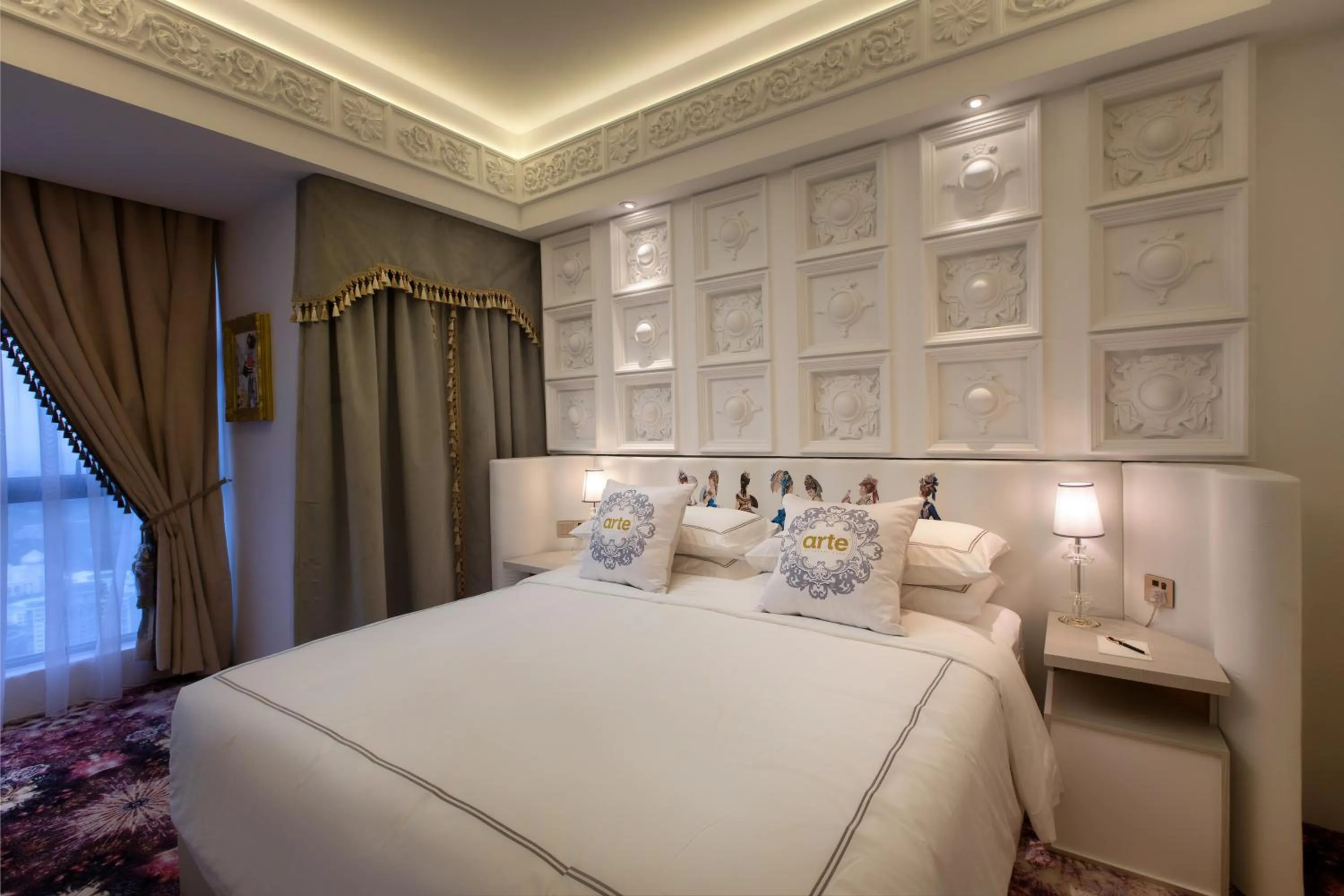 Bed in arte by Thomas Chan