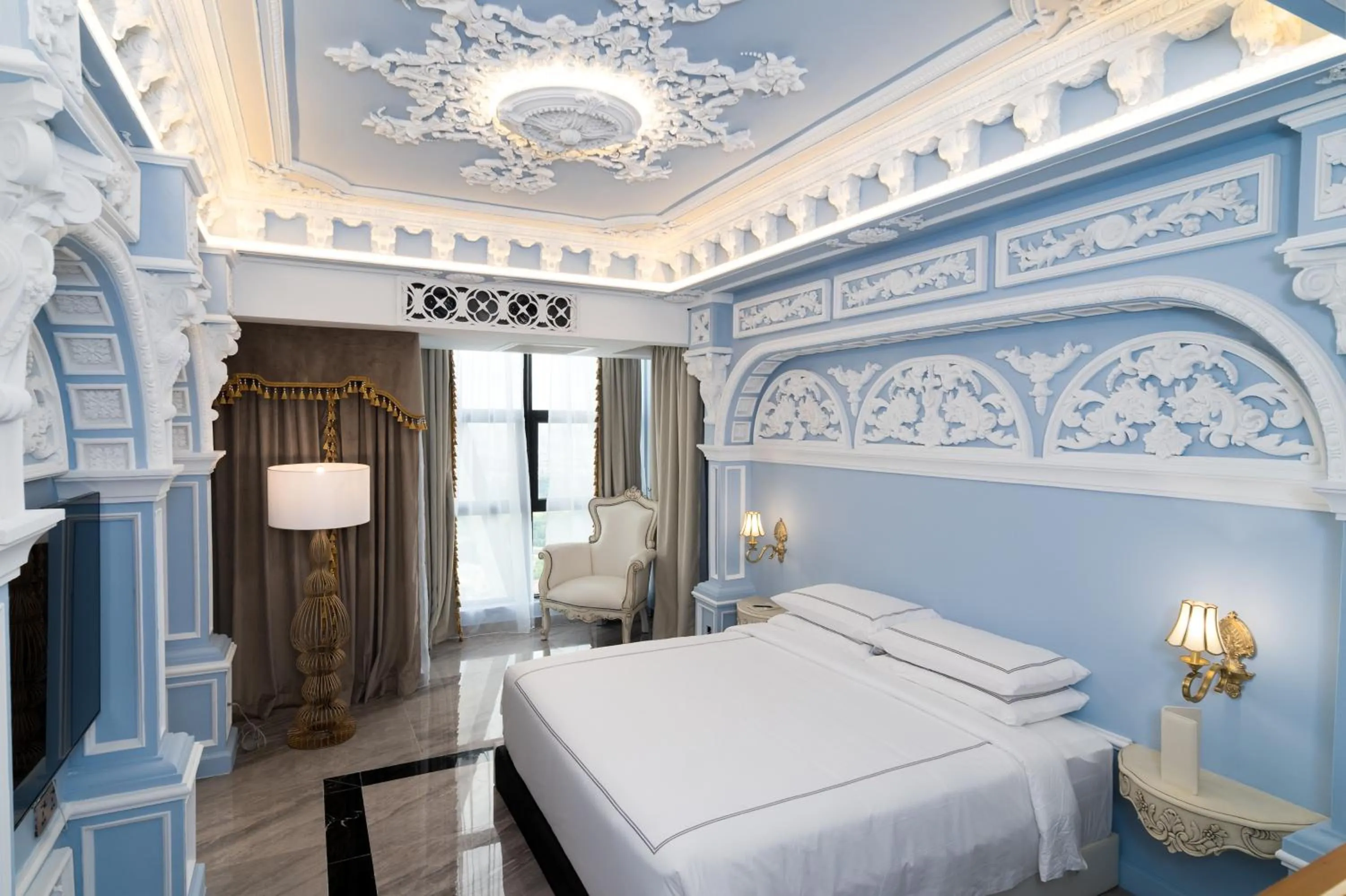 Bed in arte by Thomas Chan