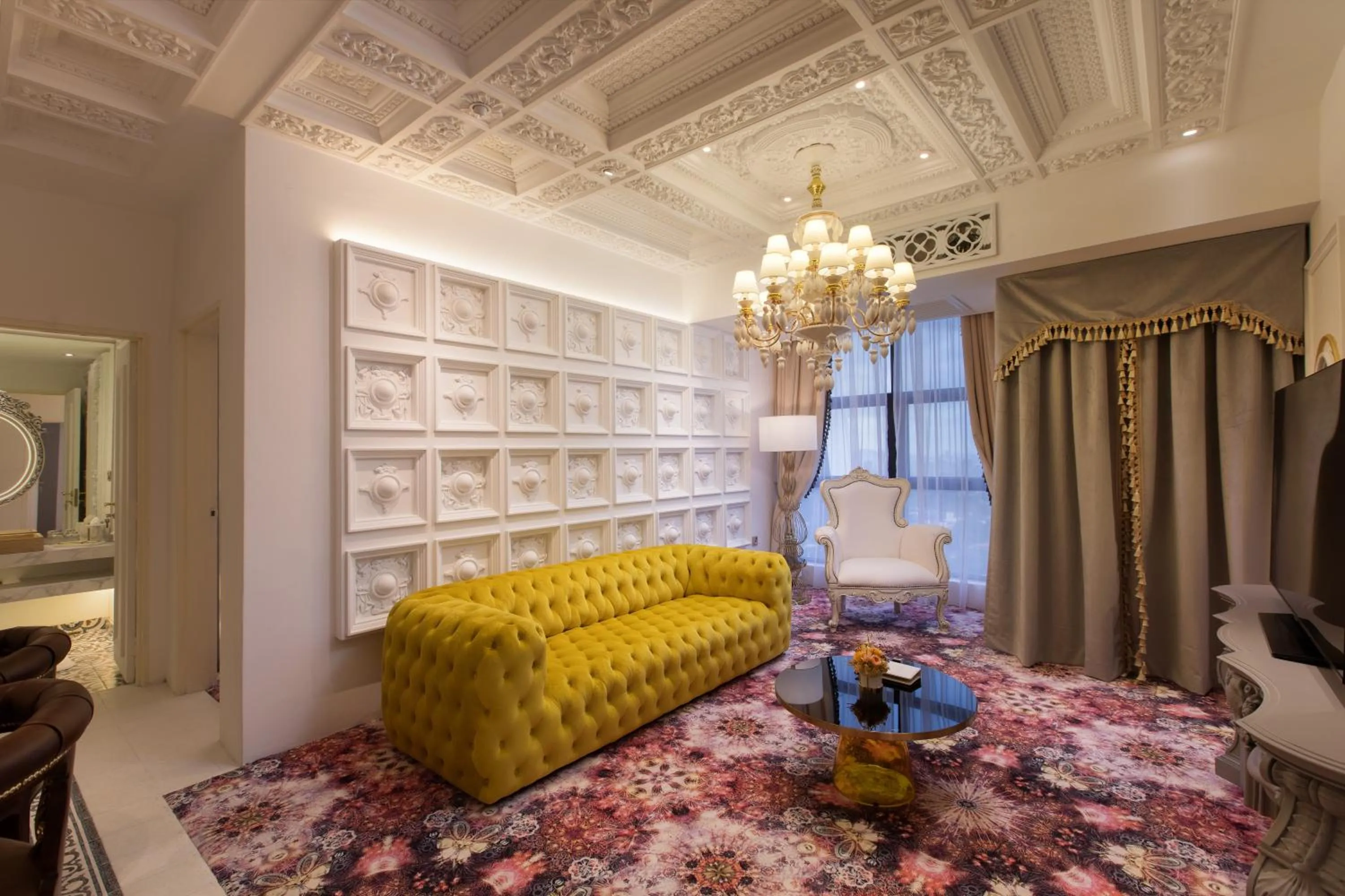 Living room, Bed in arte by Thomas Chan