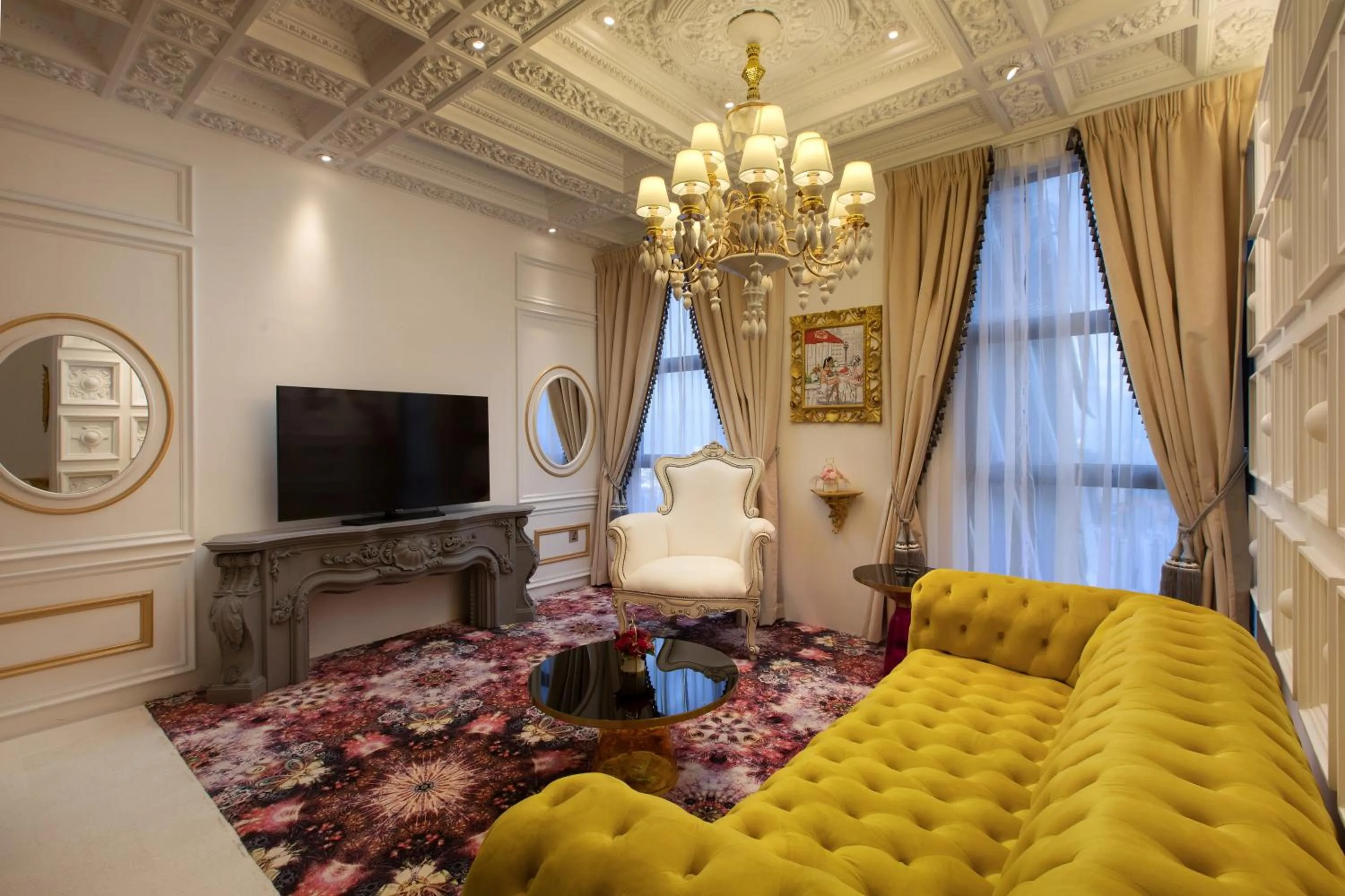 Communal lounge/ TV room in arte by Thomas Chan