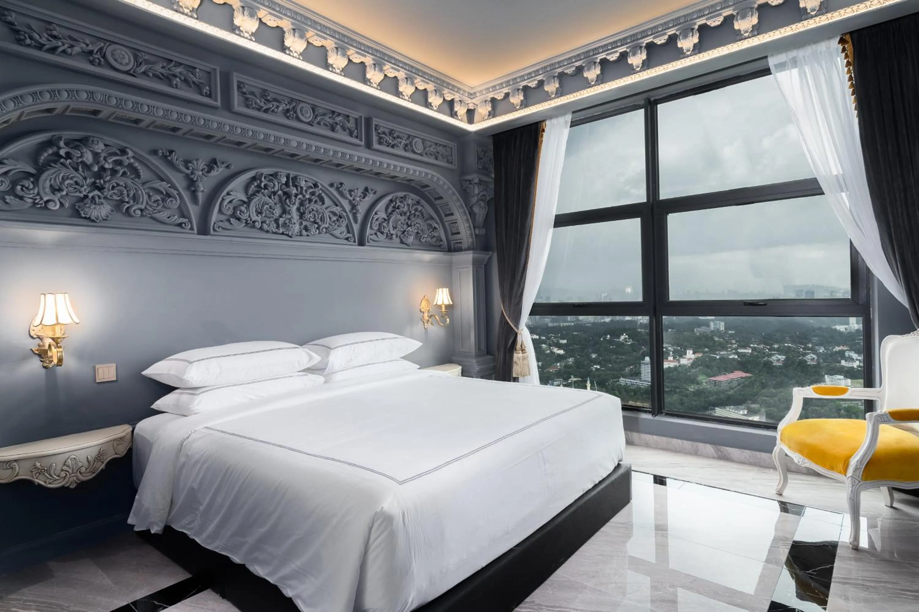 Bedroom, Bed in arte by Thomas Chan