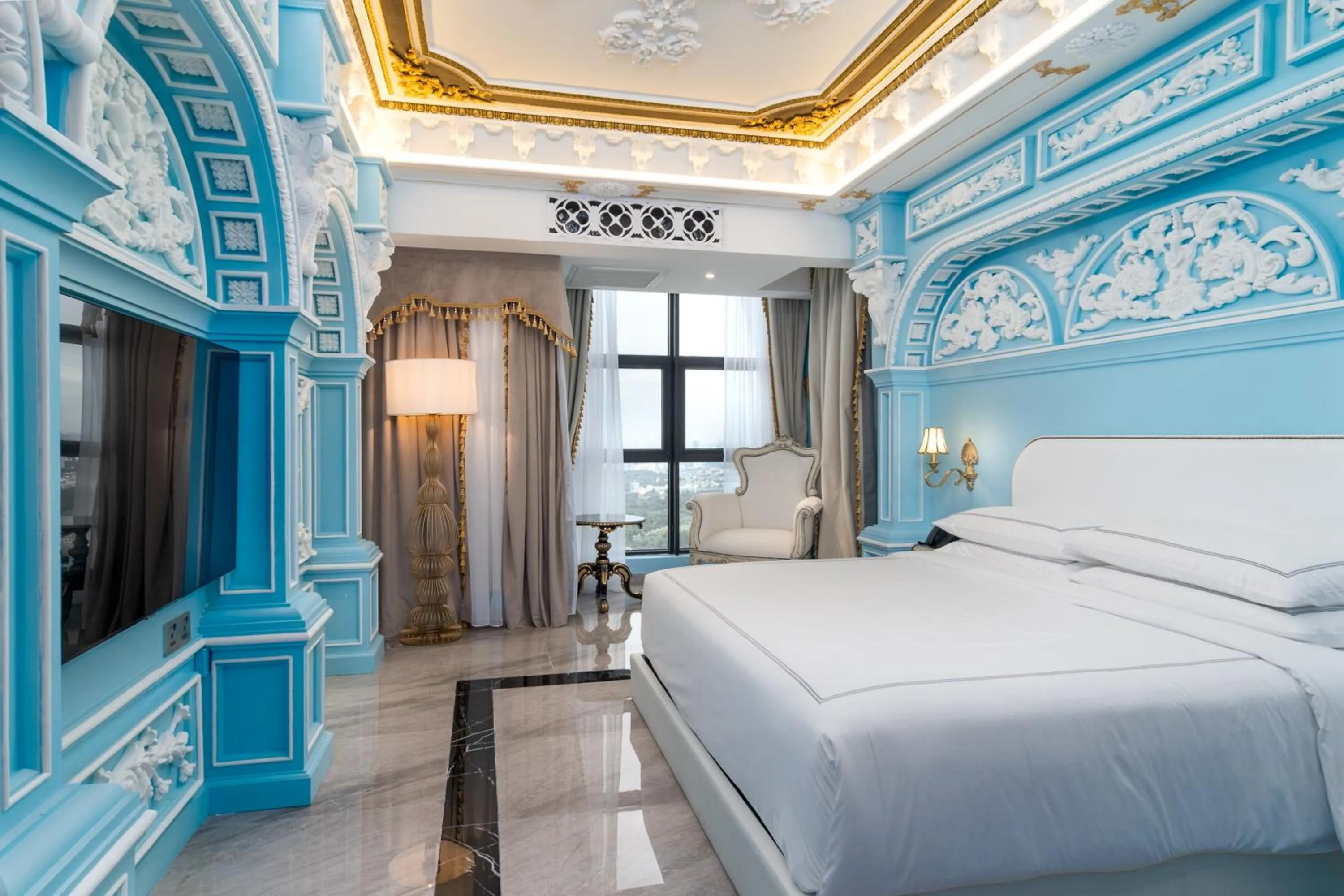 Bed in arte by Thomas Chan