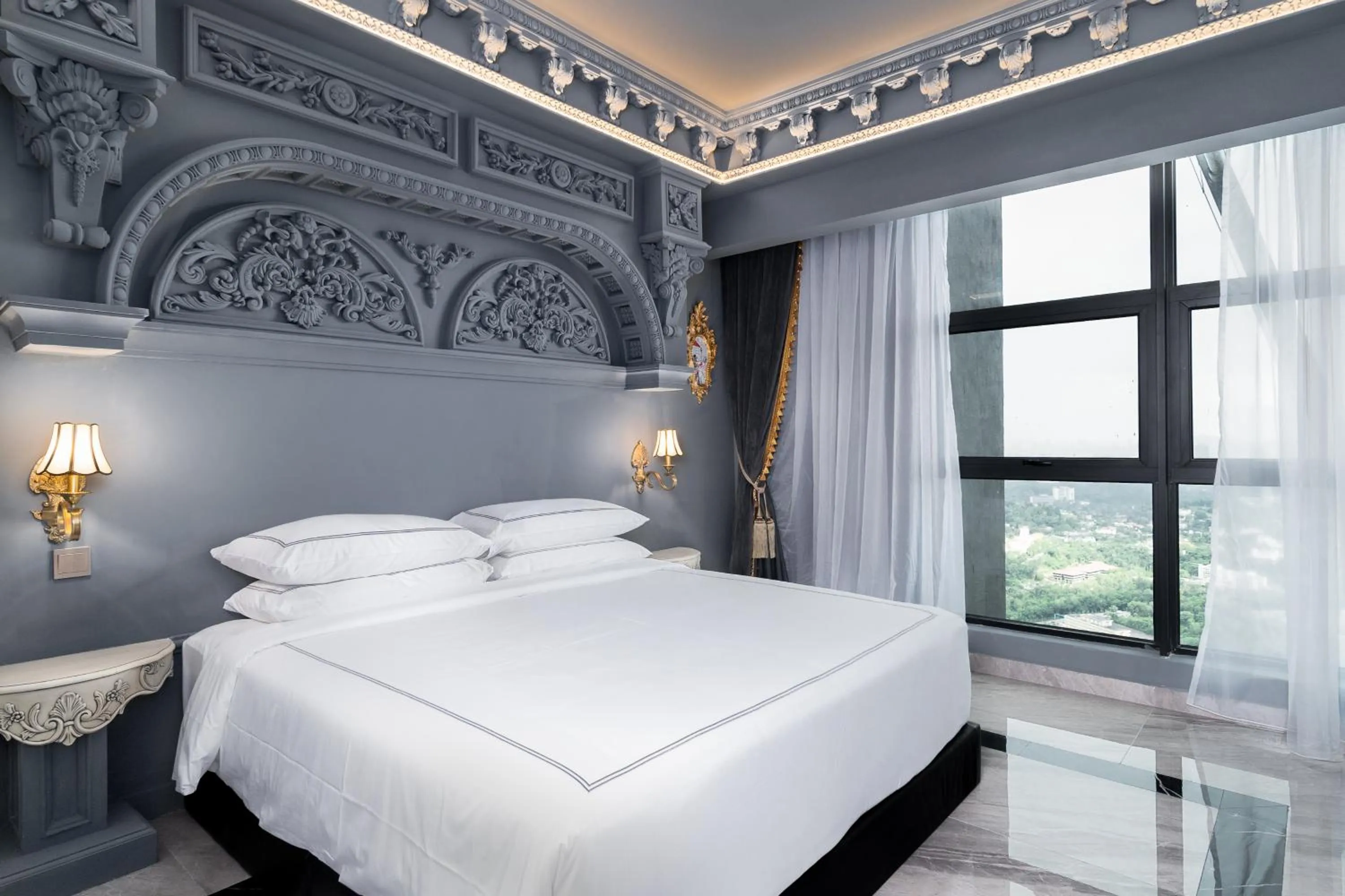 Bedroom, Bed in arte by Thomas Chan