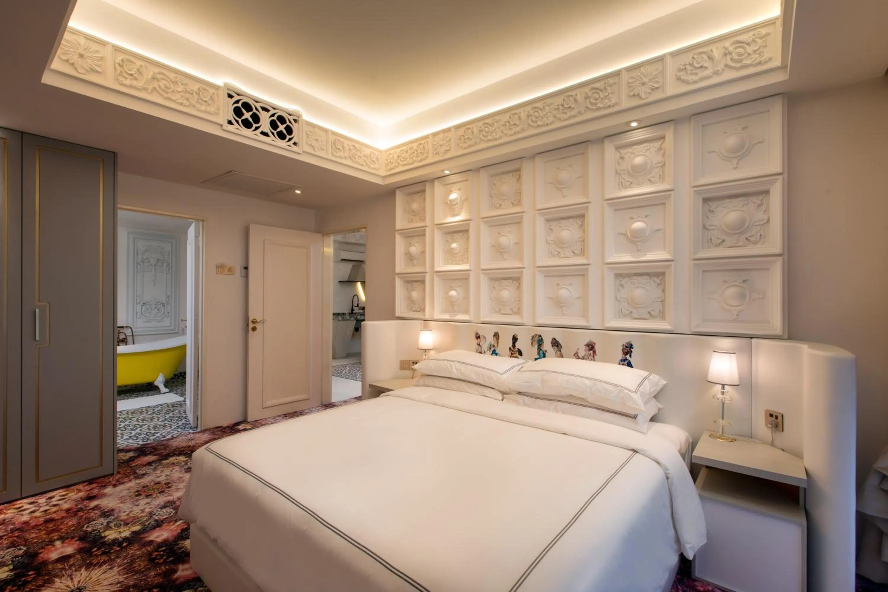 Bed in arte by Thomas Chan