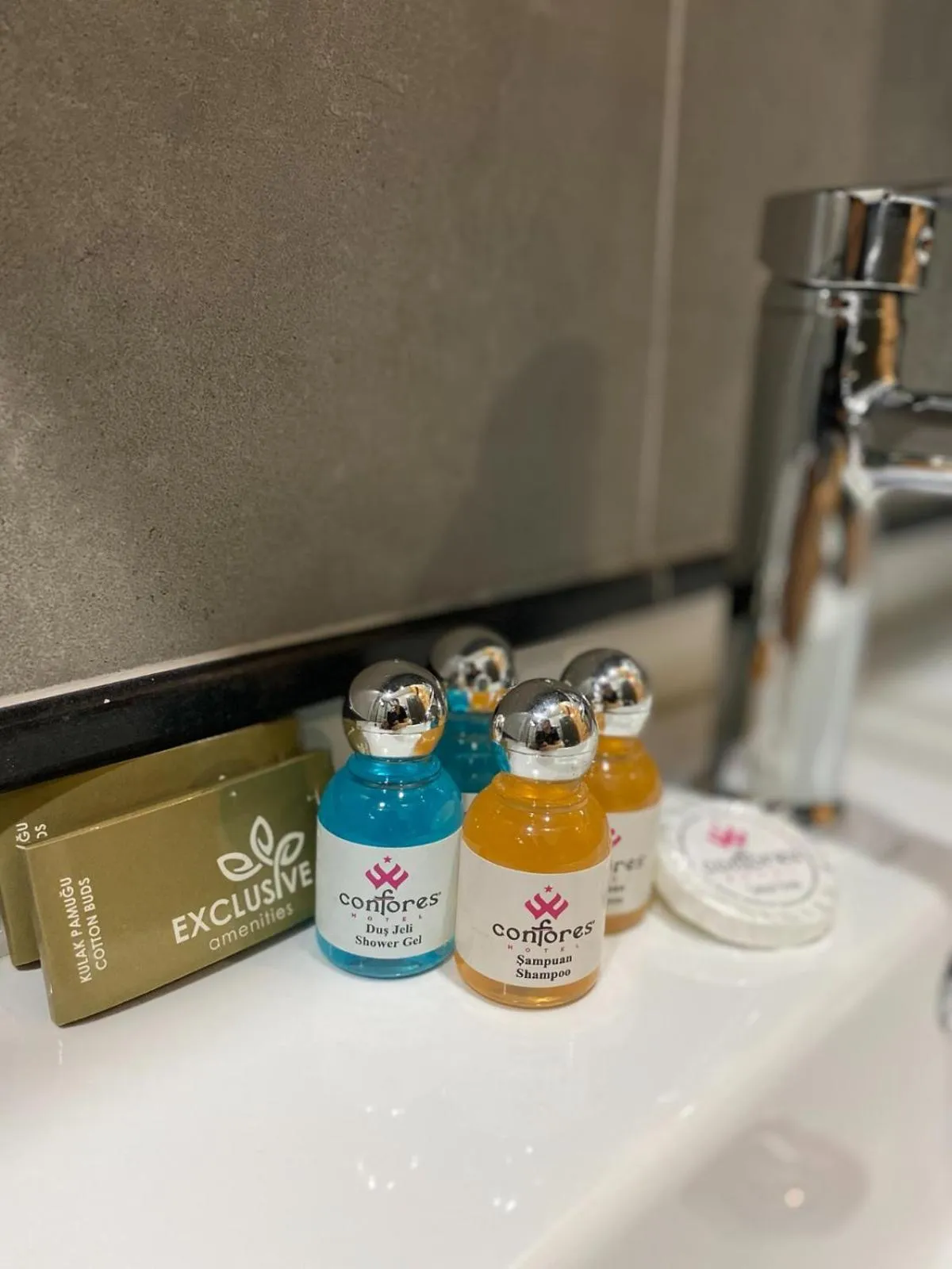 Bathroom in Confores Hotel