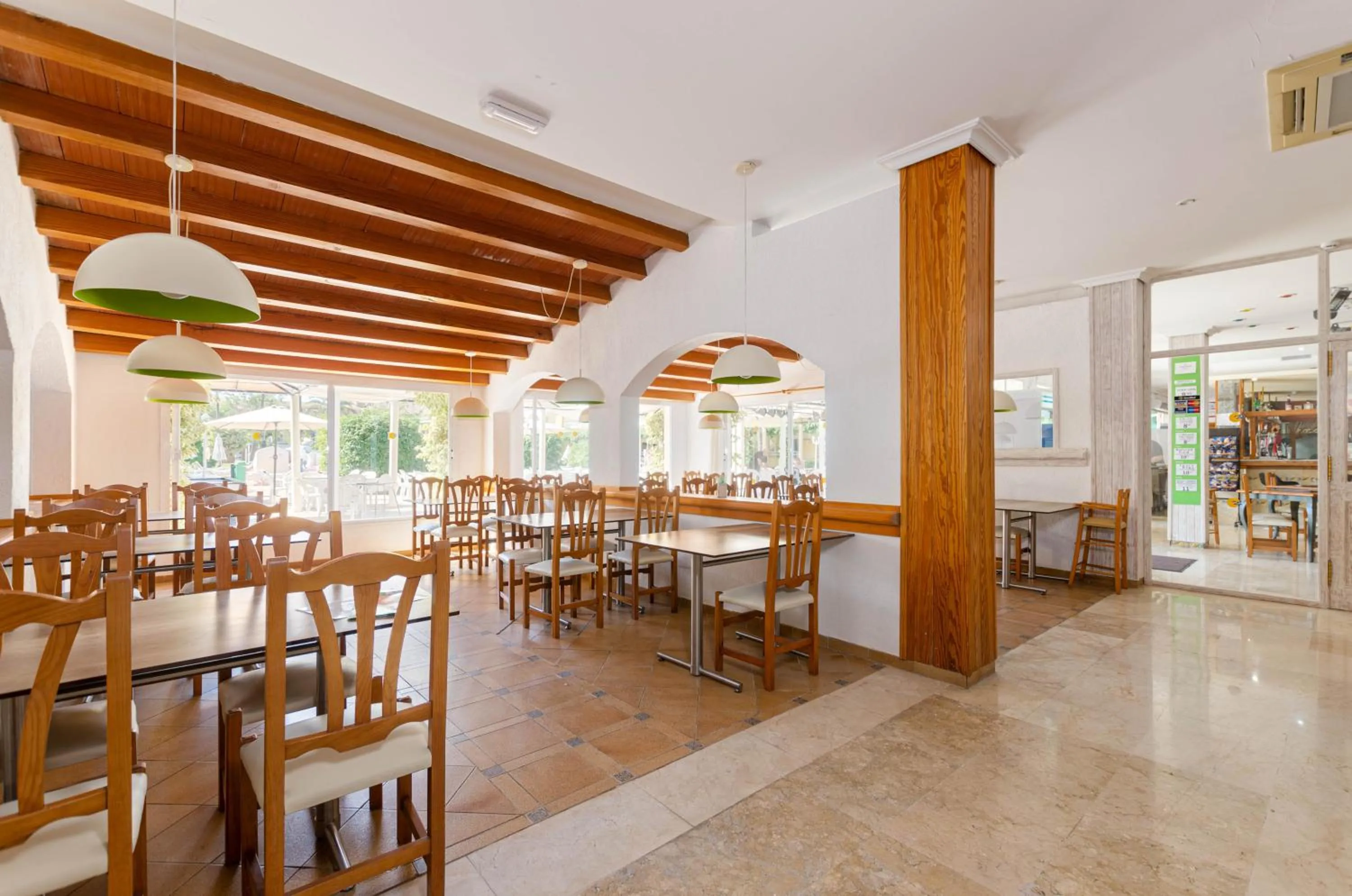 Dining area in Mariner Club