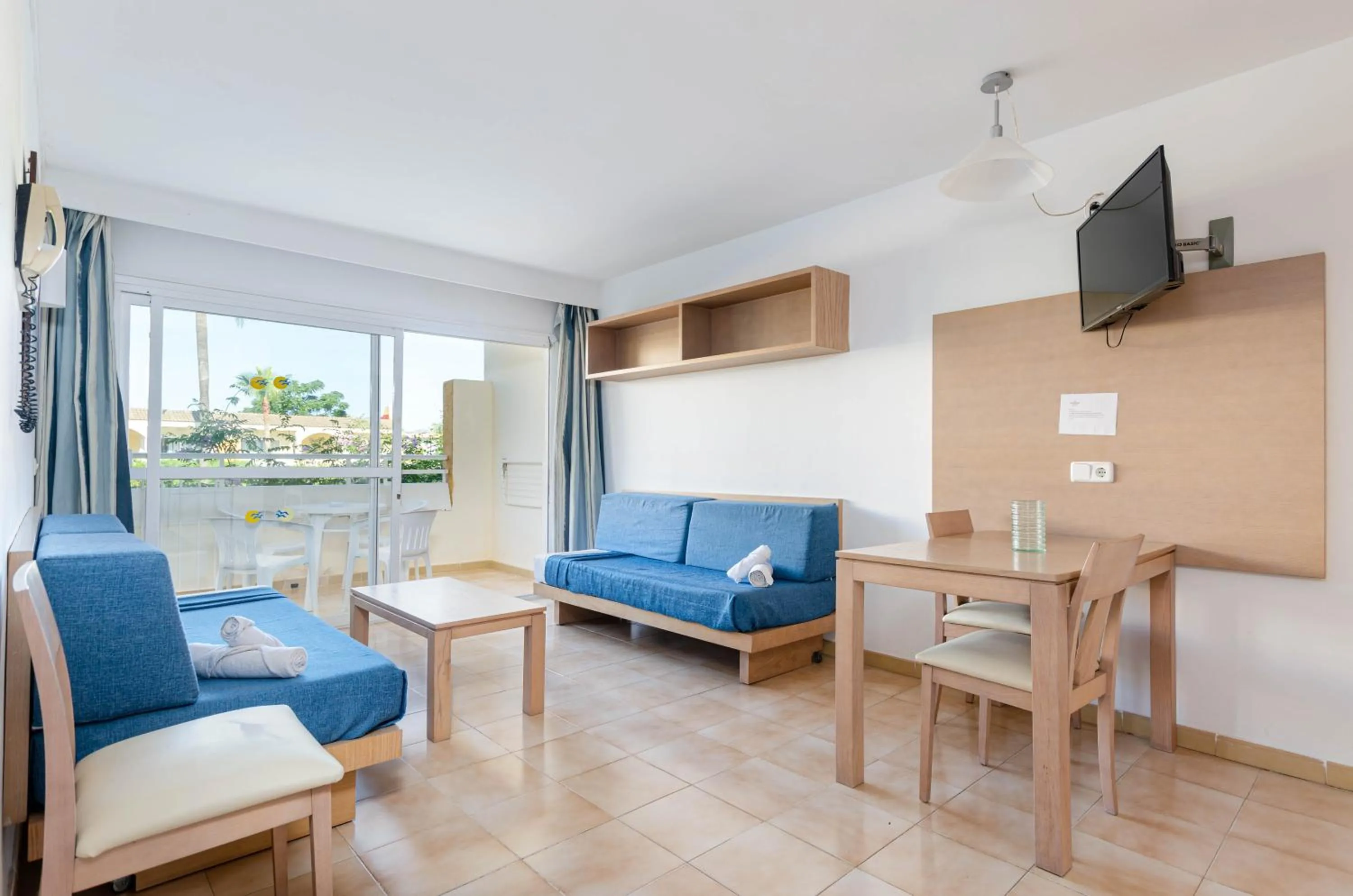 Living room in Mariner Club