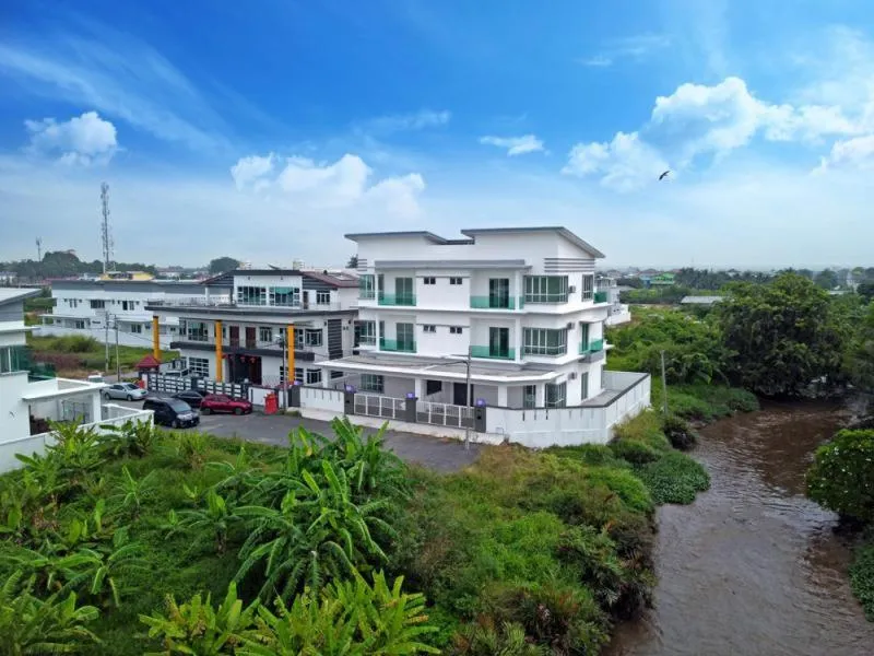 Property building in Villa Chee