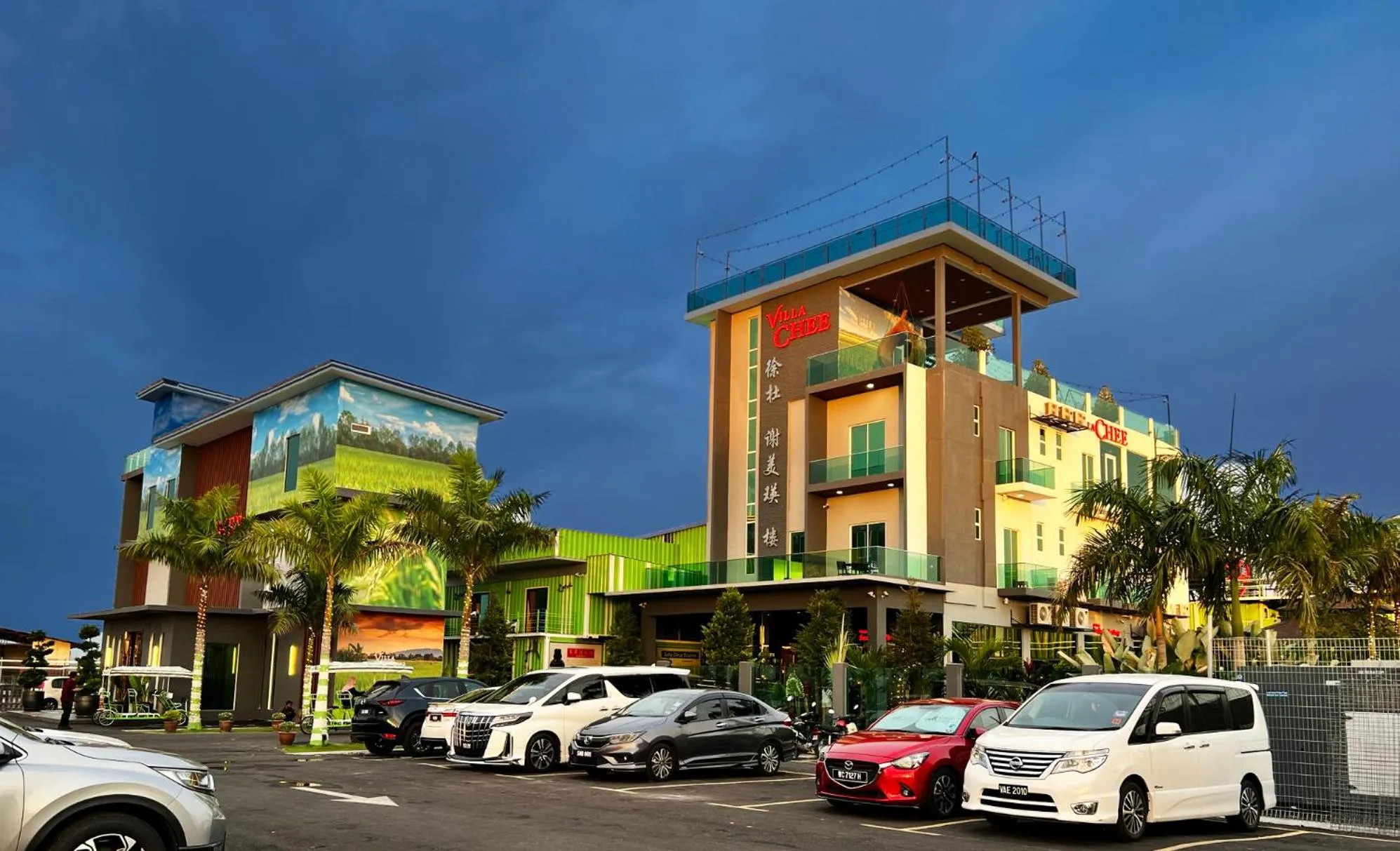 Property building in Villa Chee