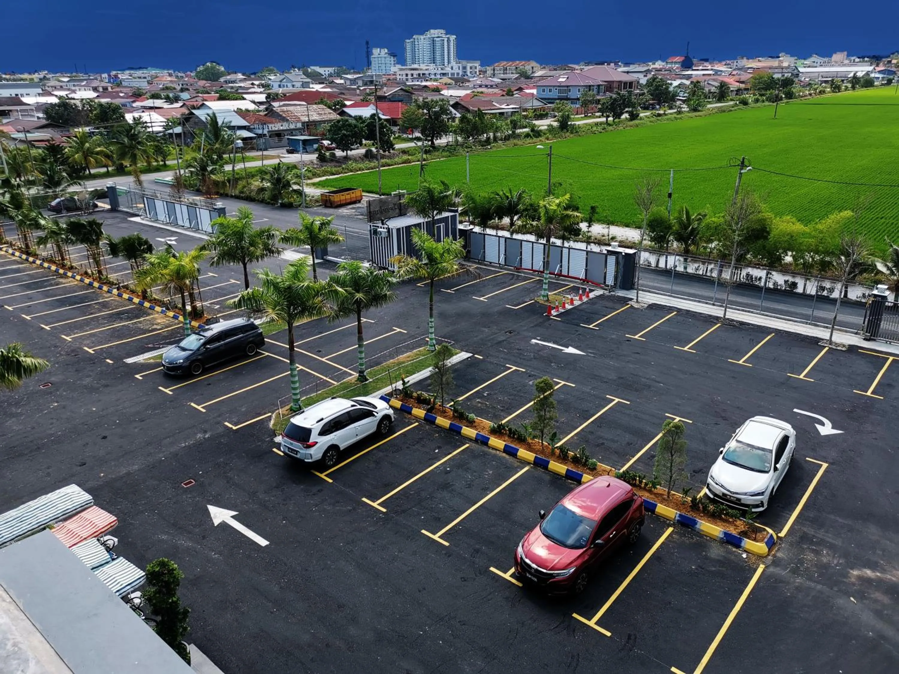 Parking in Villa Chee