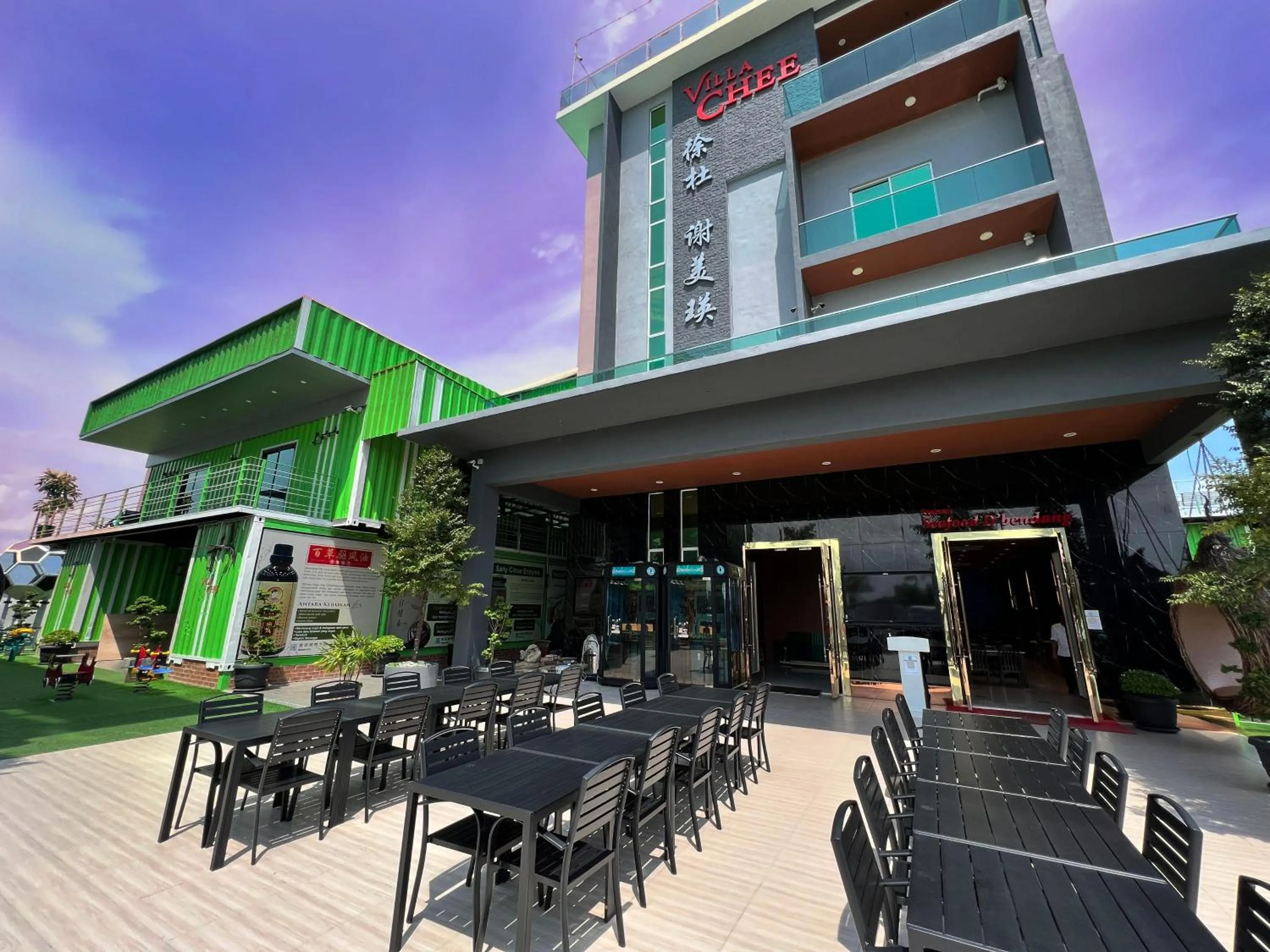 Restaurant/places to eat in Villa Chee