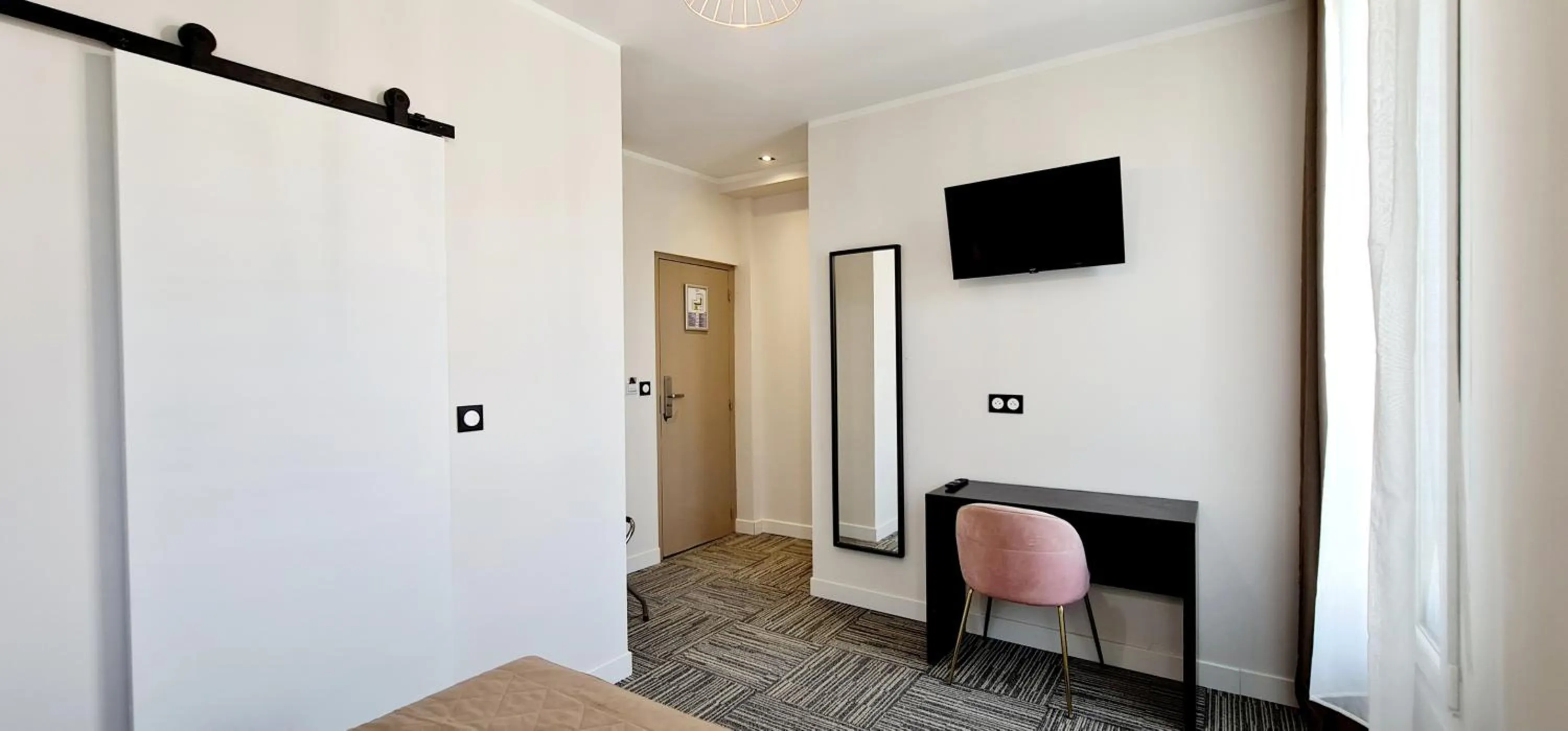 TV and multimedia in Evelia Hotels