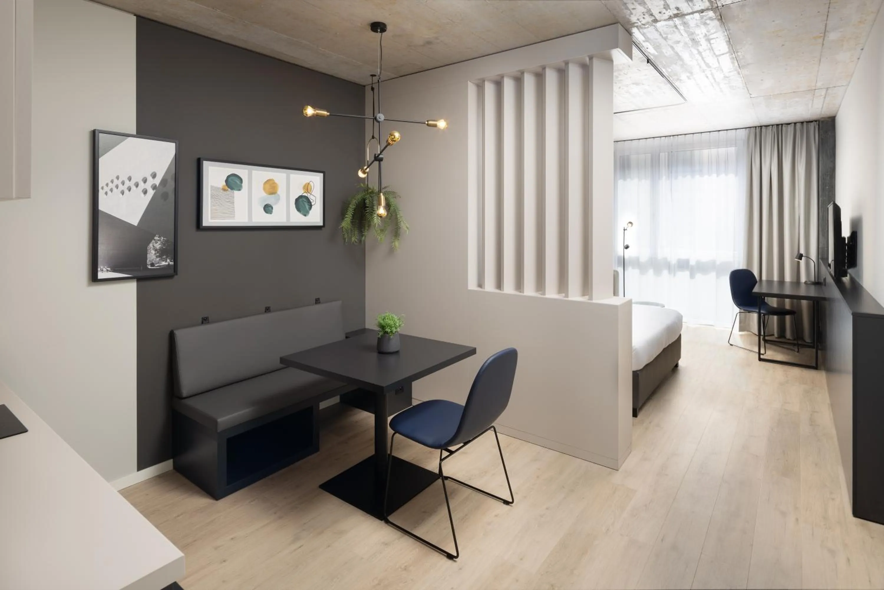 Photo of the whole room in Radisson Hotel & Suites Zurich