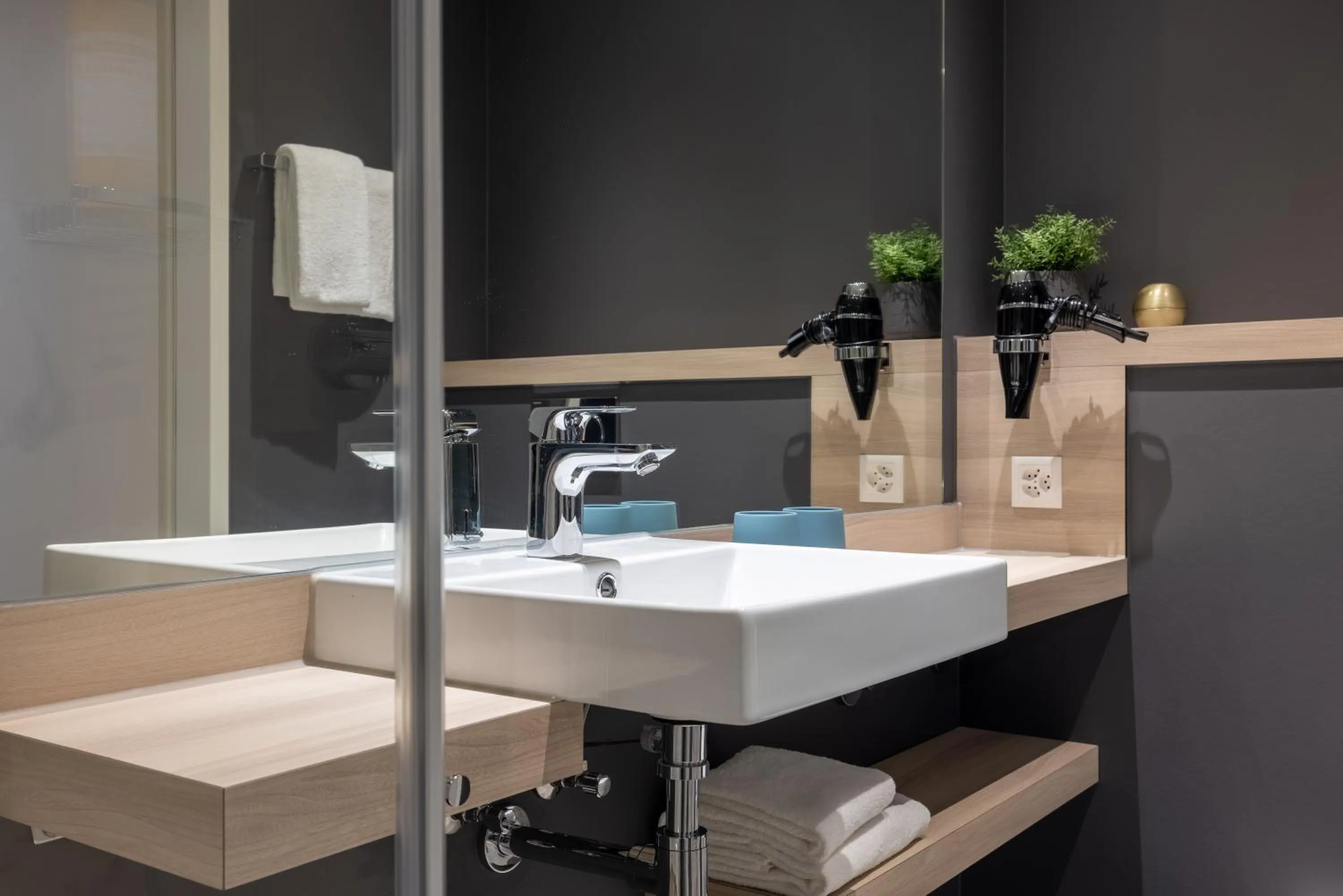 Bathroom in Radisson Hotel & Suites Zurich