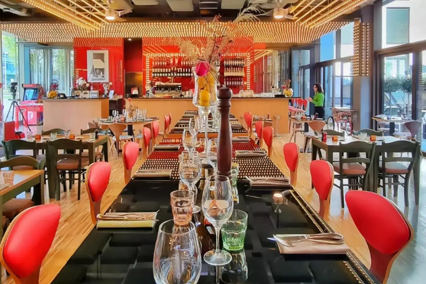 Restaurant/places to eat in Radisson Hotel & Suites Zurich Restaurant/places to eat in Radisson Hotel & Suites Zurich