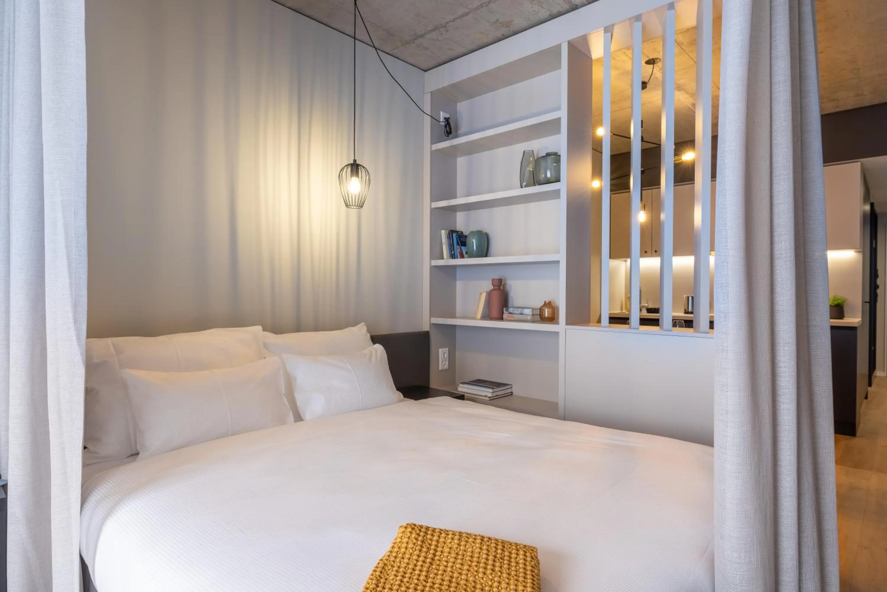 Bed in Radisson Hotel & Suites Zurich