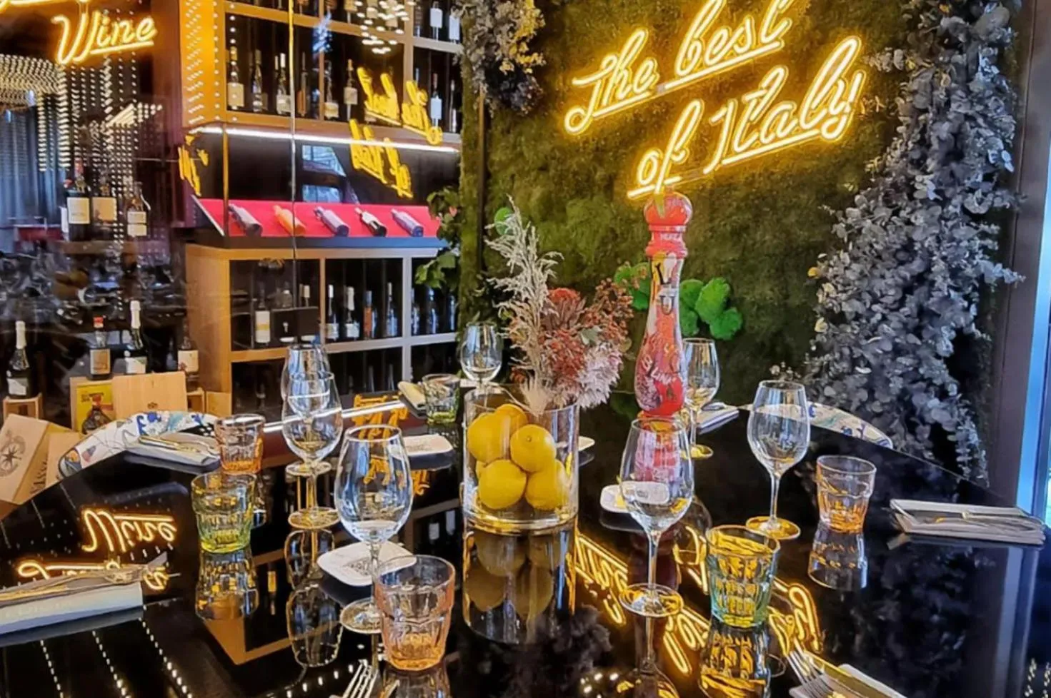 Restaurant/places to eat in Radisson Hotel & Suites Zurich