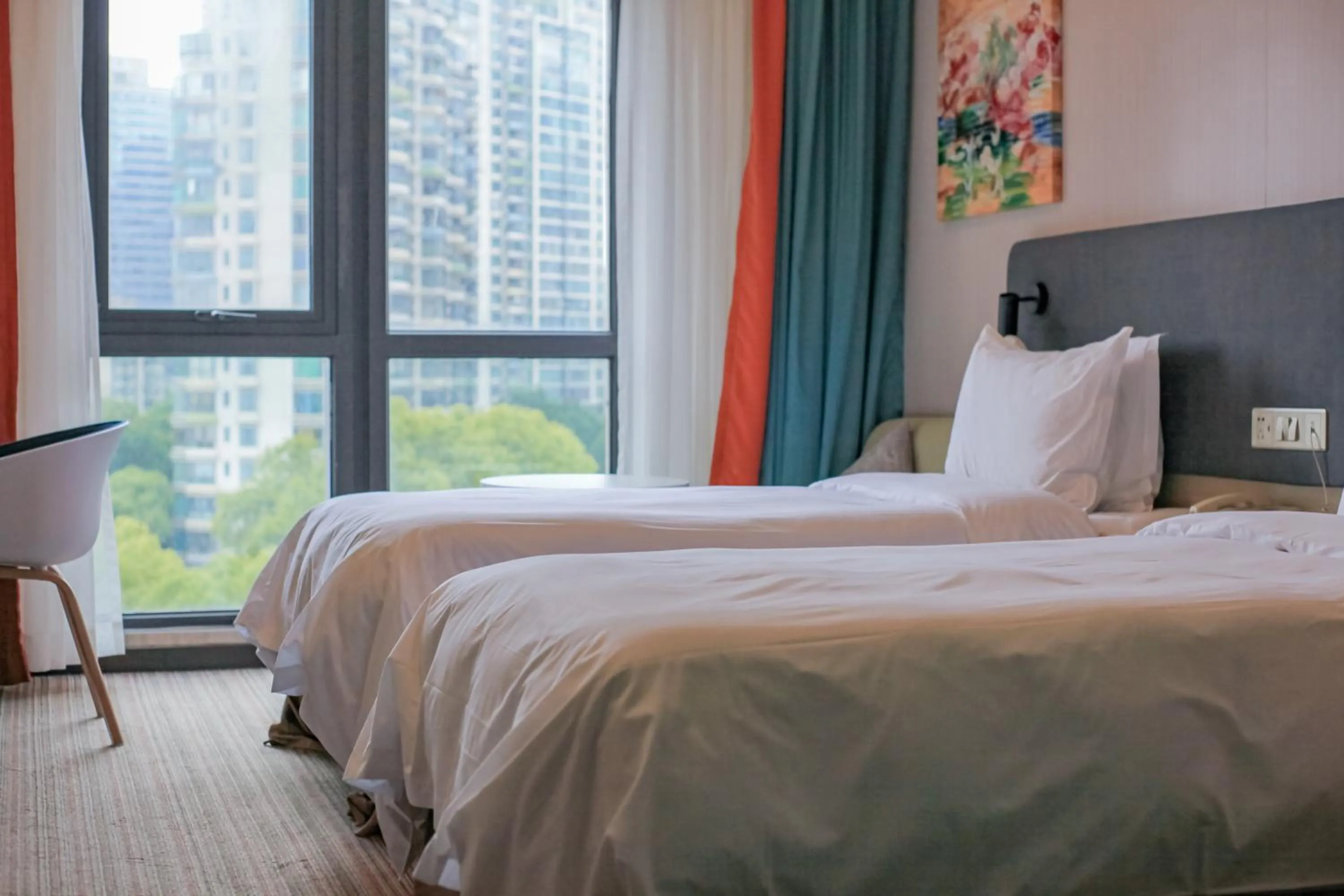 Bed in Holiday Inn Express Shanghai Putuo by IHG