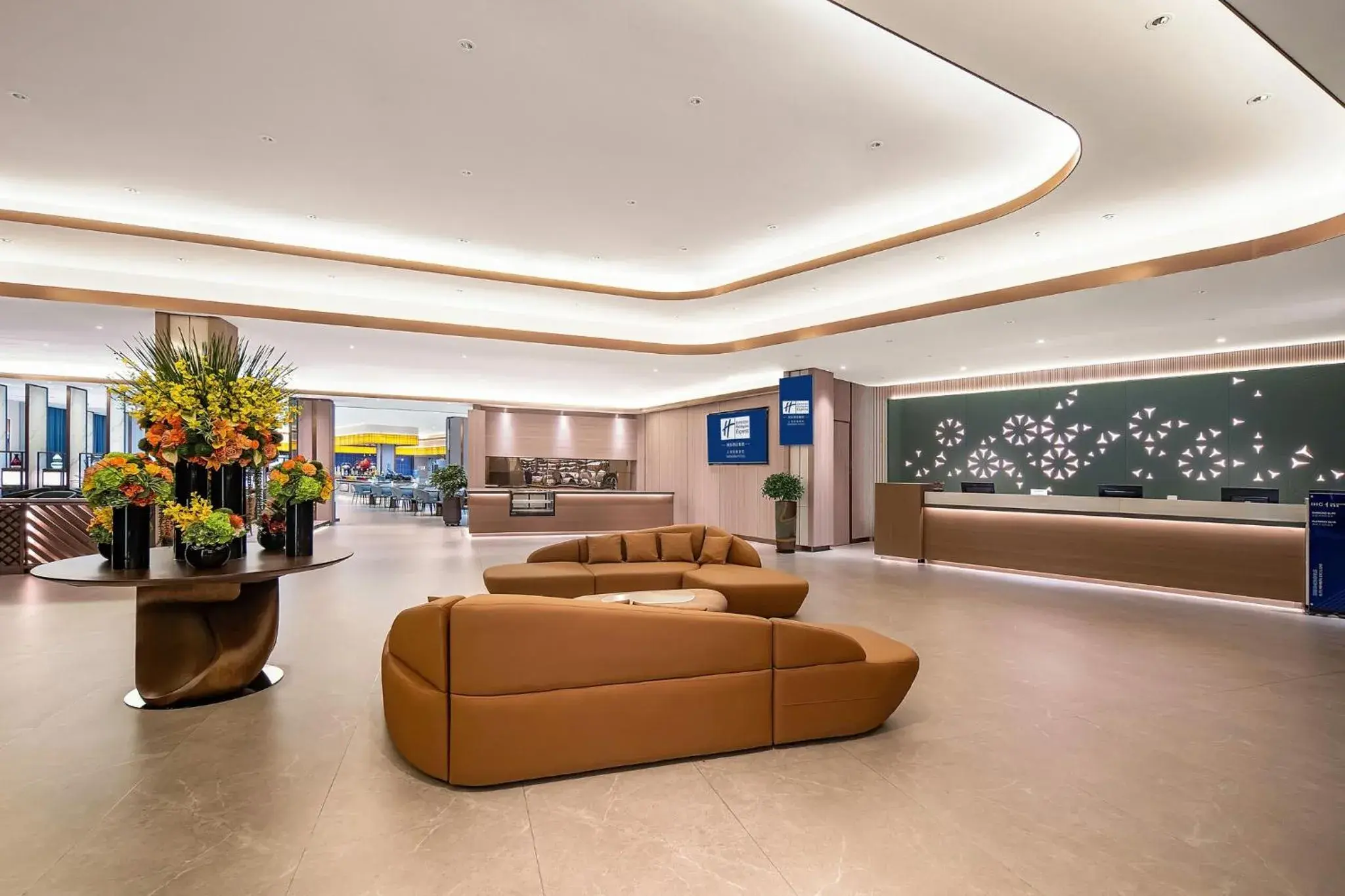 Property building in Holiday Inn Express Shanghai Putuo by IHG Property building in Holiday Inn Express Shanghai Putuo by IHG