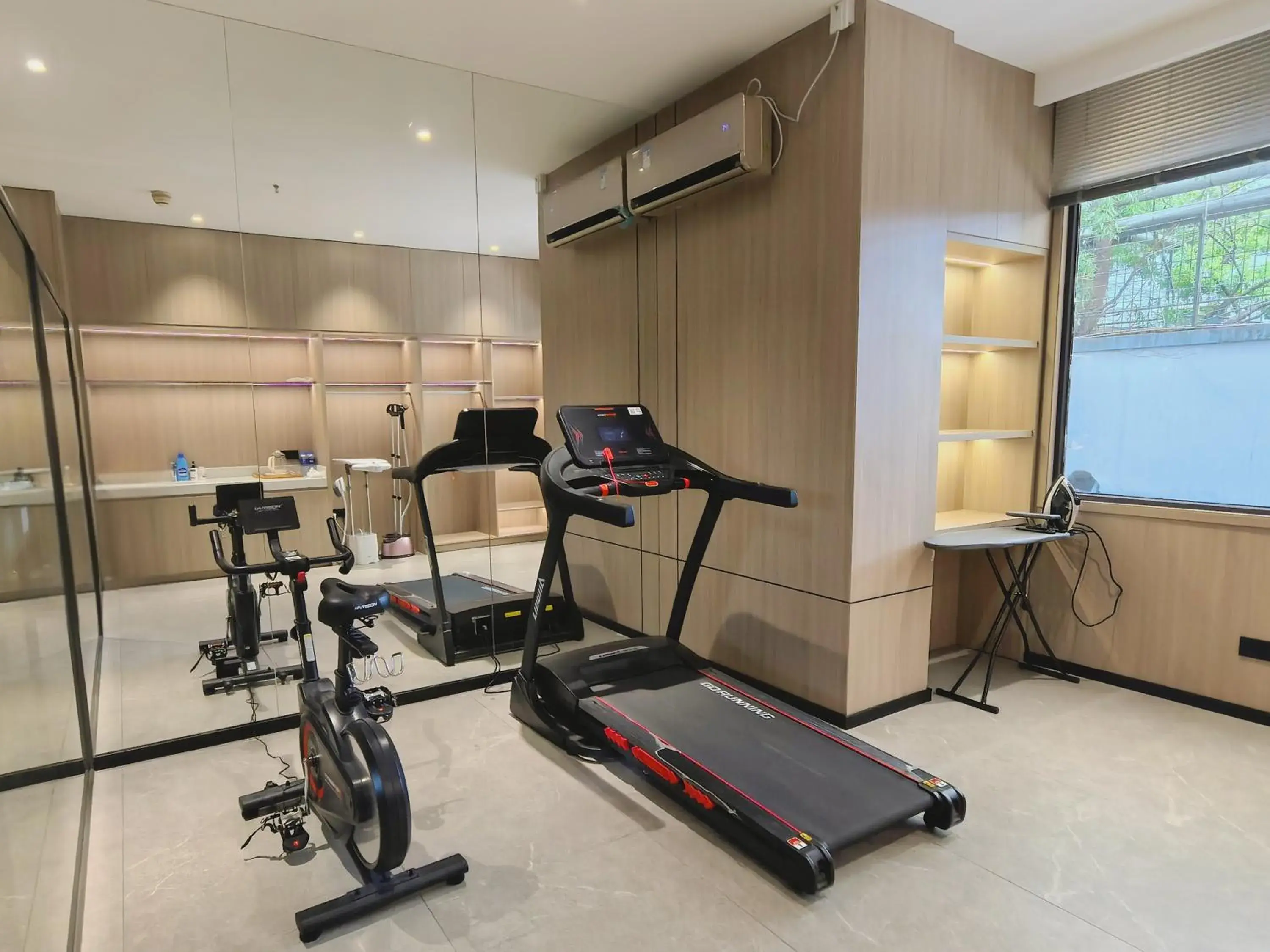 Fitness centre/facilities in Holiday Inn Express Shanghai Putuo by IHG Fitness centre/facilities in Holiday Inn Express Shanghai Putuo by IHG