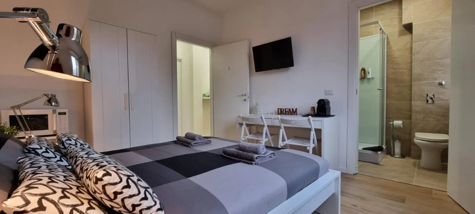 Bed in San Donato Policlinico Rooms