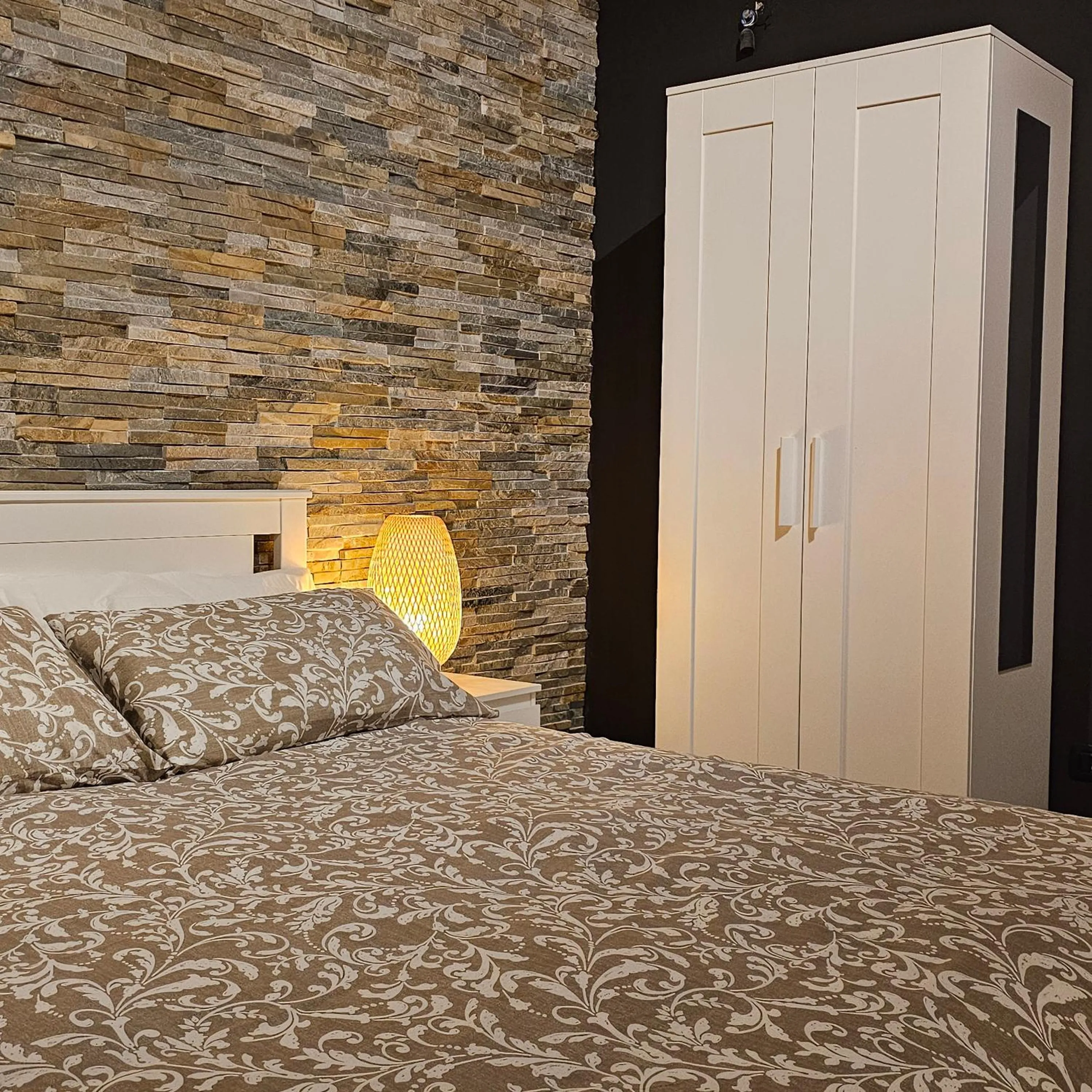 Bed in San Donato Policlinico Rooms