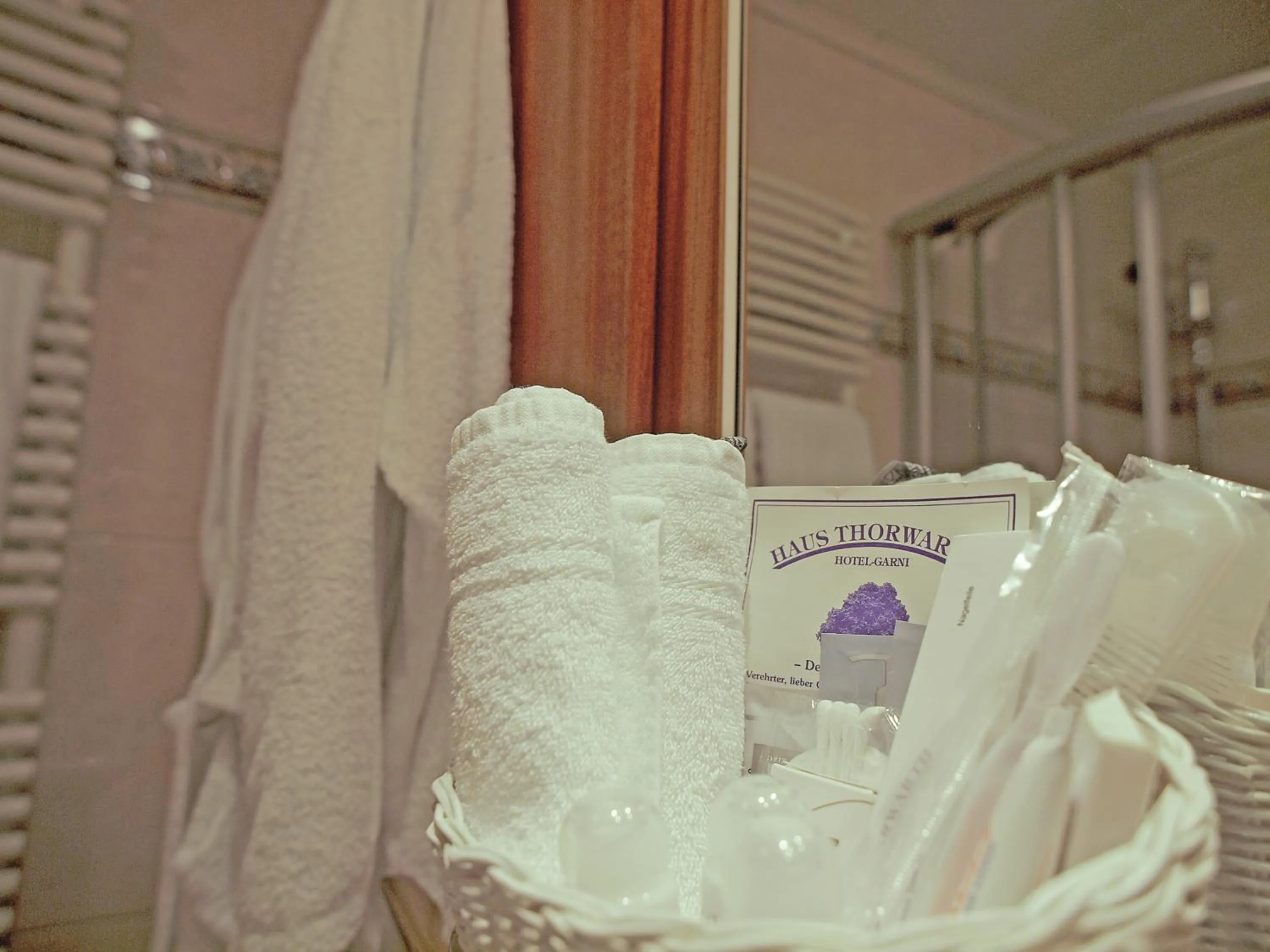 Bathroom in Haus Thorwarth - Hotel garni