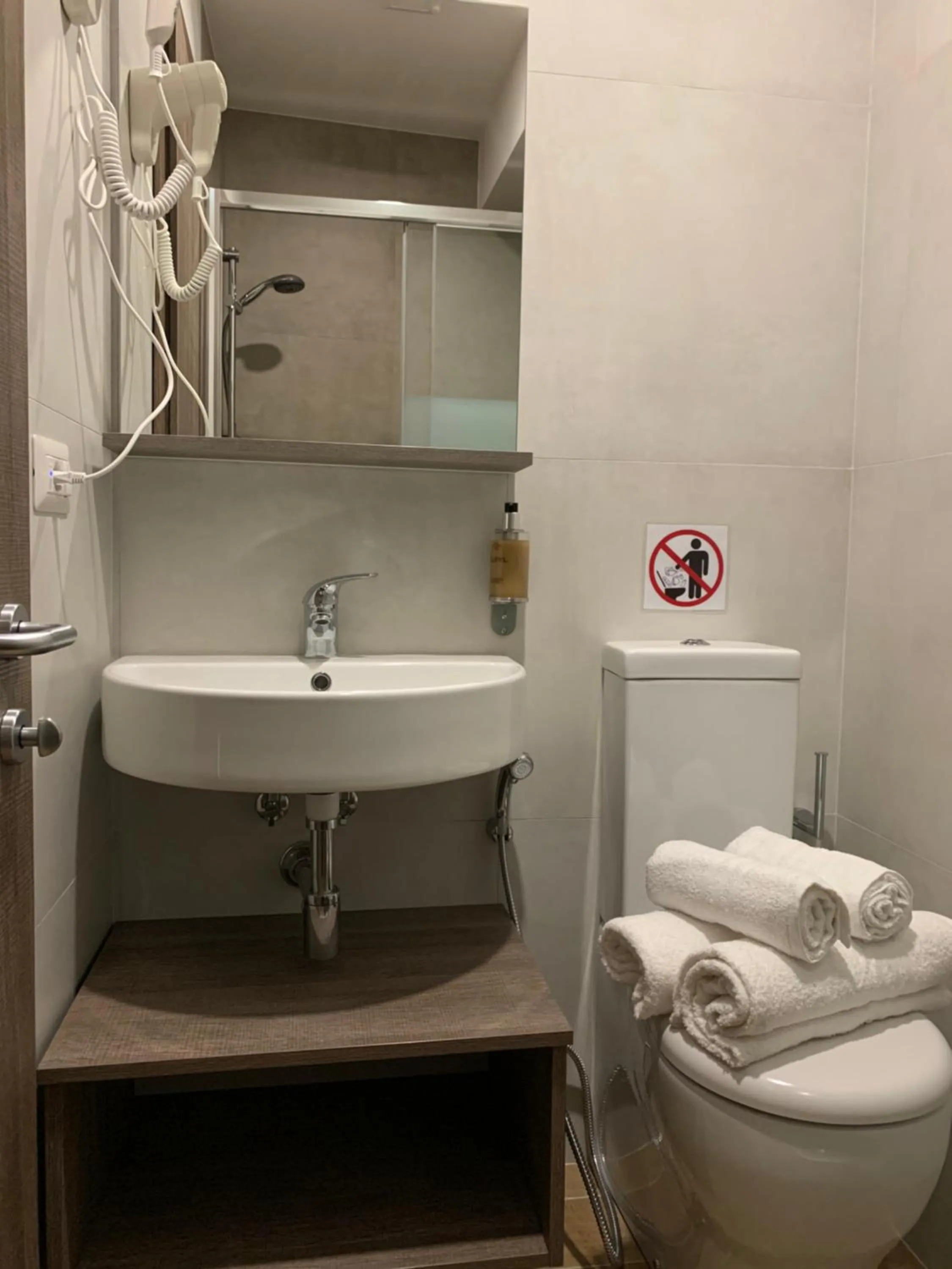 Bathroom in S. PIETRO B&B