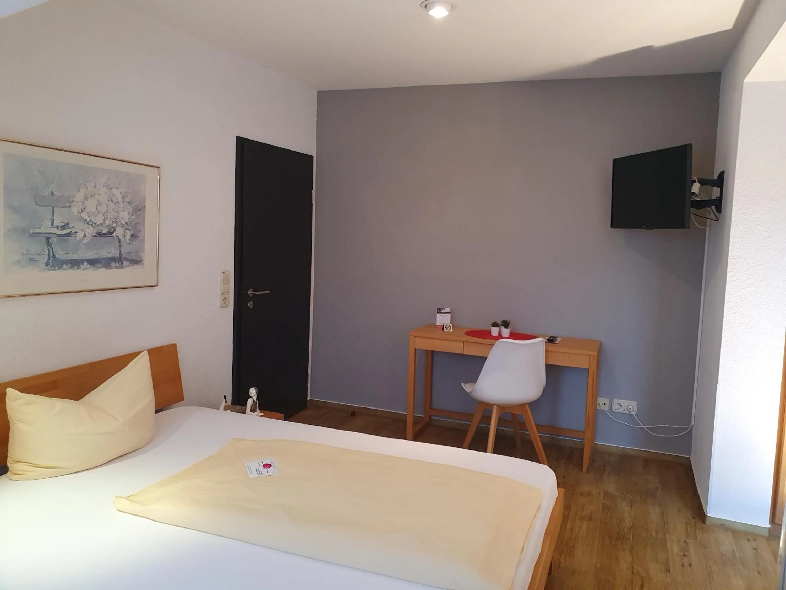 Photo of the whole room, Bed in Hotel Neuenfels