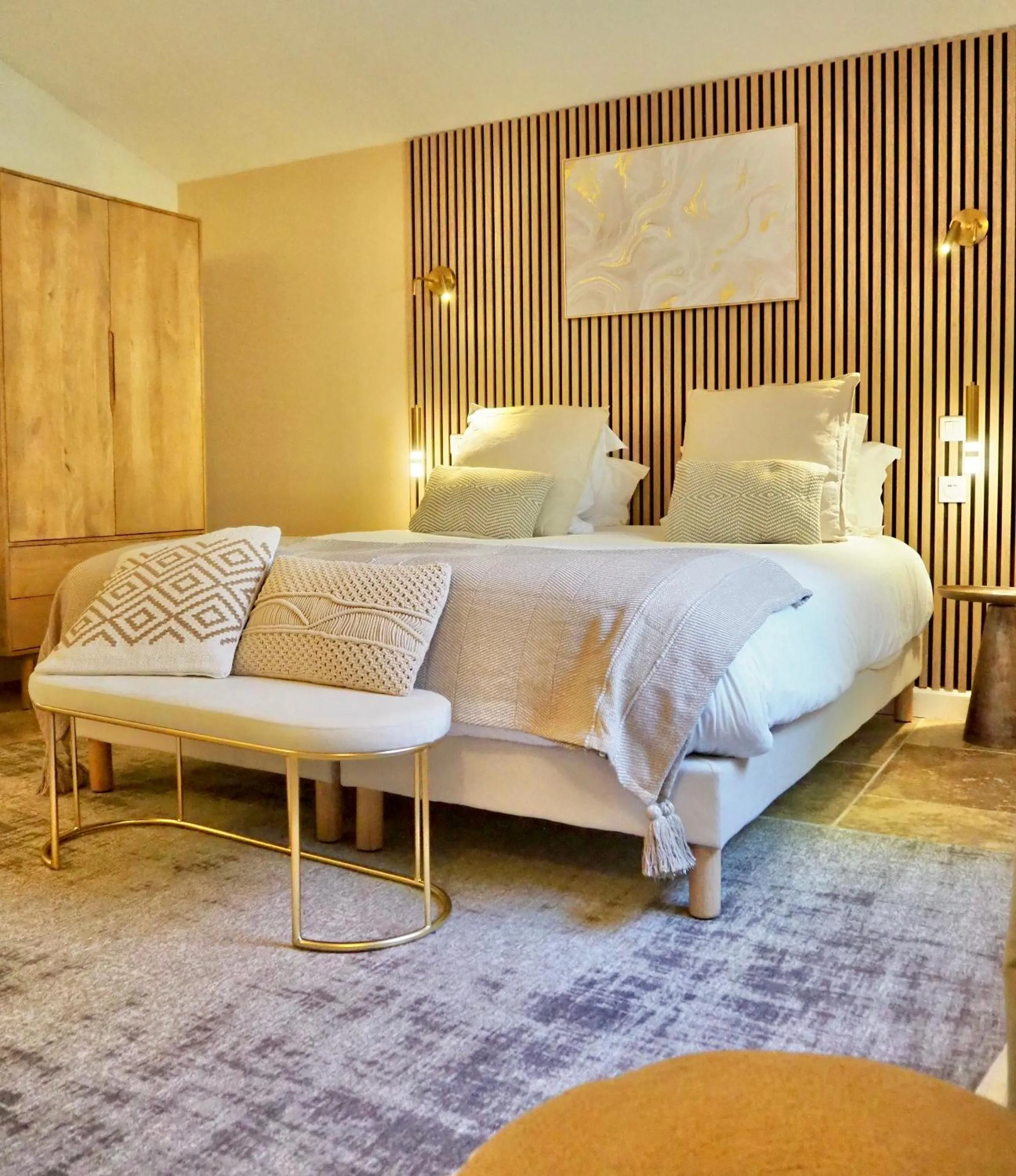 Bed in Le Jas de Joucas Hôtel-Restaurant