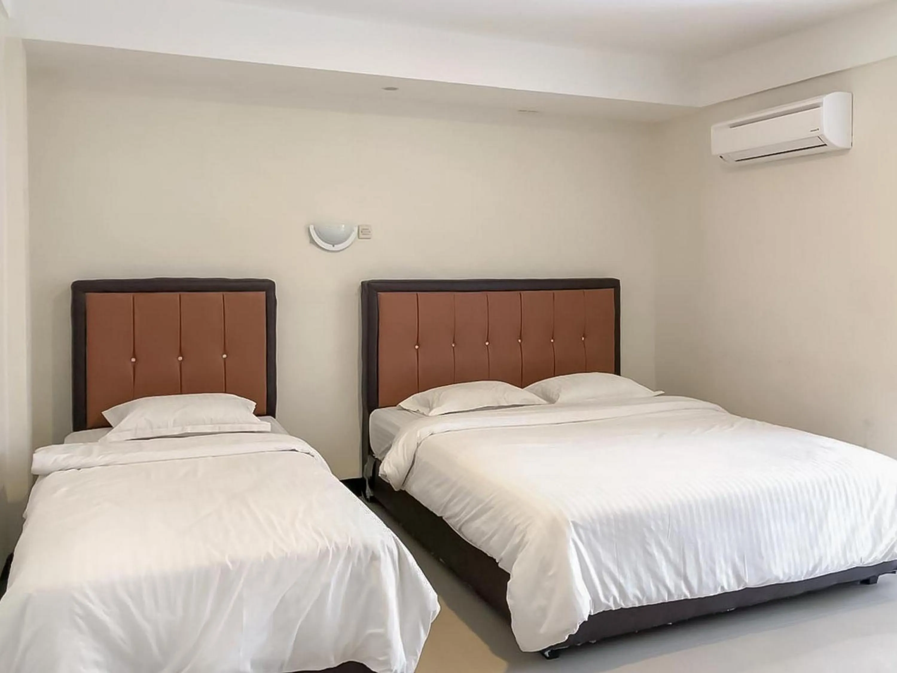 Bed in RedDoorz At Simpang Borobudur