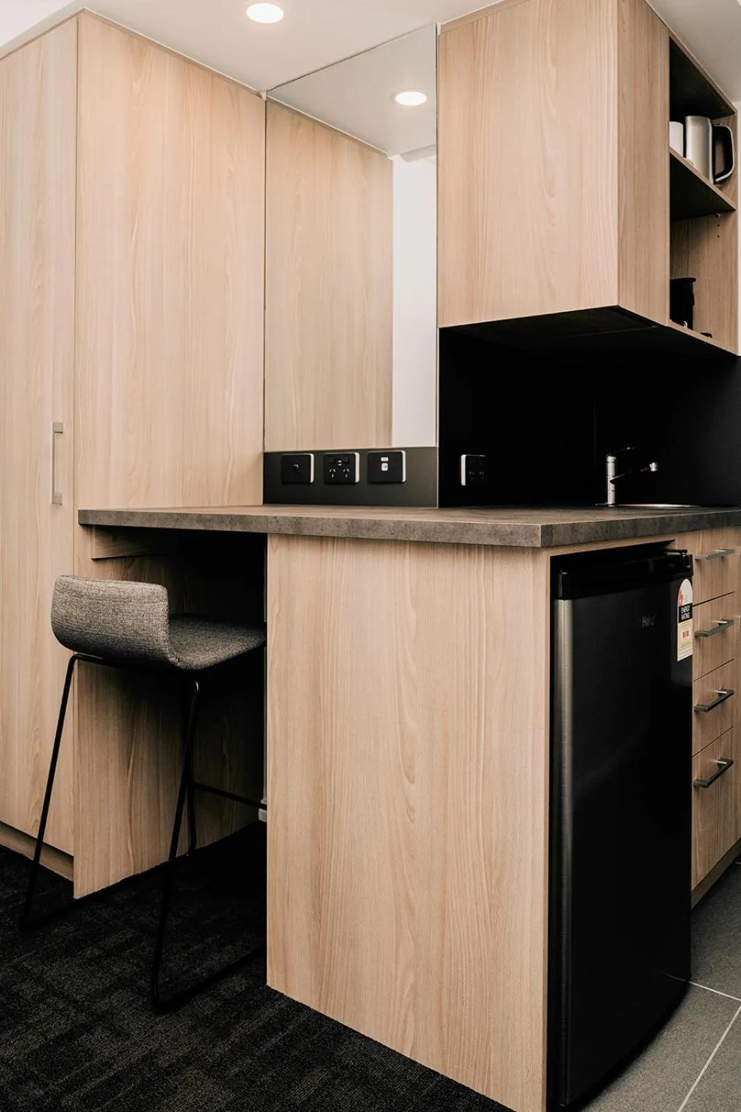 Kitchen or kitchenette in Toms Court Hotel