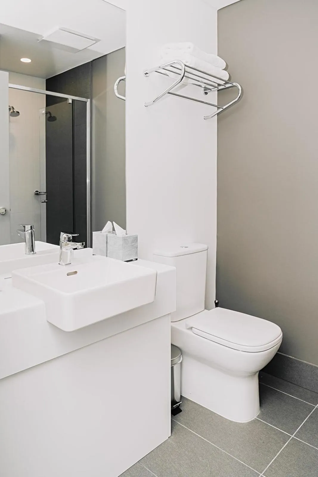 Bathroom in Toms Court Hotel