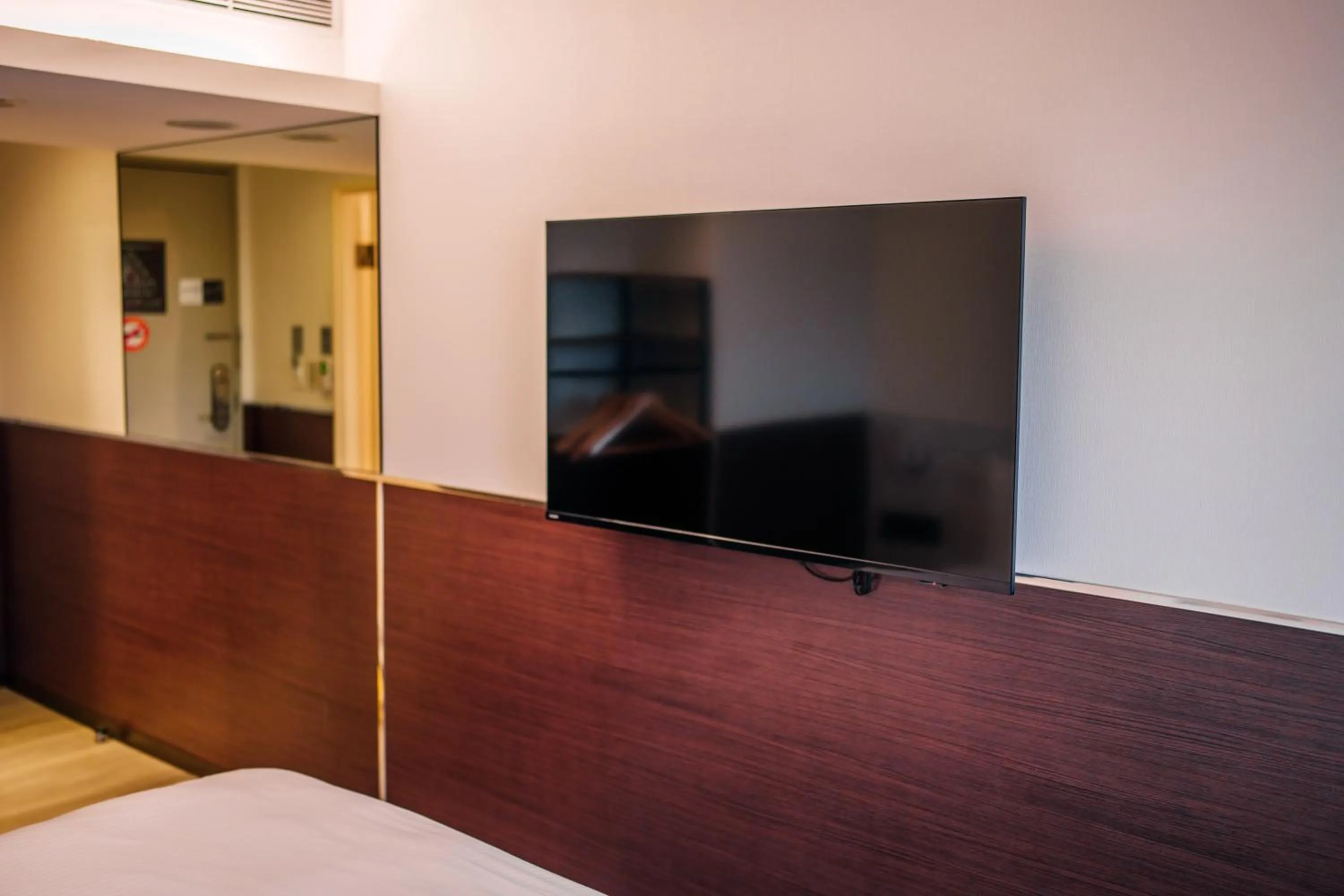 TV and multimedia in Hub Hotel - Songshan Airport Branch