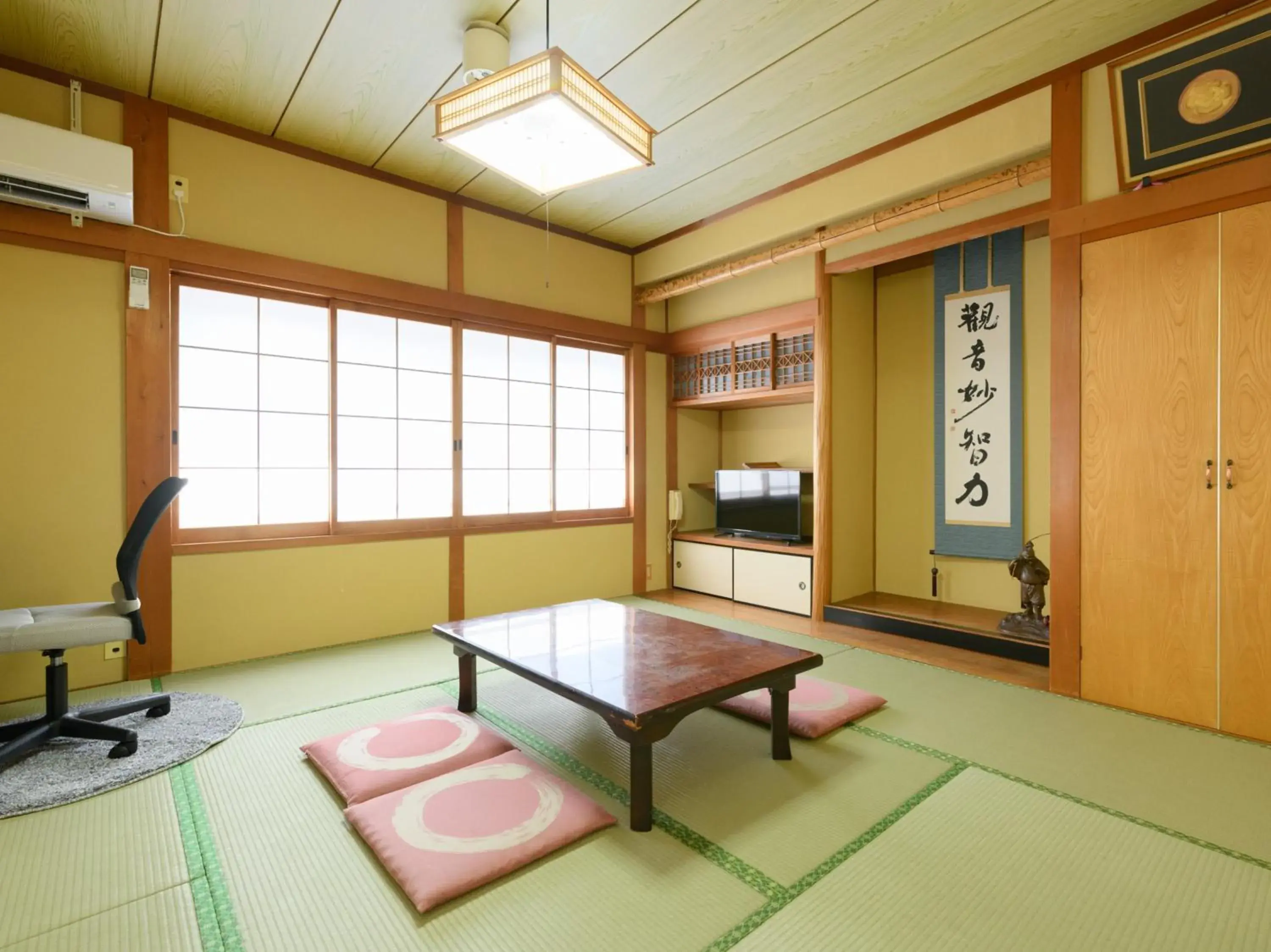 Quadruple Room with Shared Bathroom - single occupancy in Tabist Sakipo Minamichita Quadruple Room with Shared Bathroom - single occupancy in Tabist Sakipo Minamichita