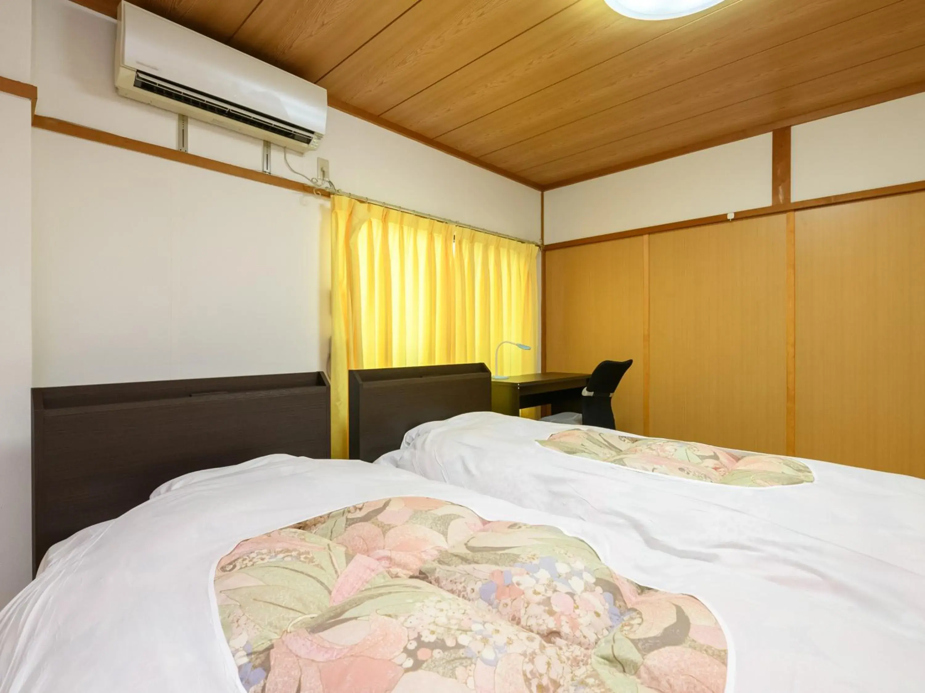 Twin Room with Shared Bathroom - single occupancy in Tabist Sakipo Minamichita Twin Room with Shared Bathroom - single occupancy in Tabist Sakipo Minamichita