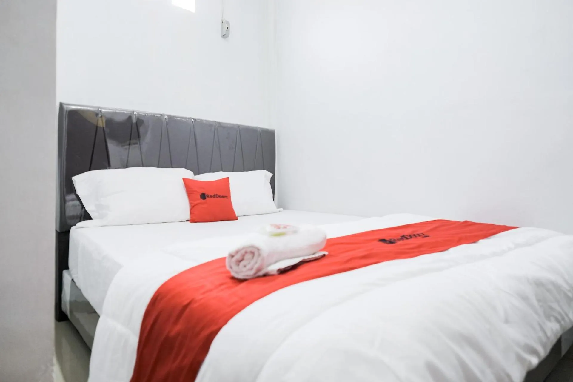 Bed in RedDoorz near Jalan Perintis Kemerdekaan Lampung