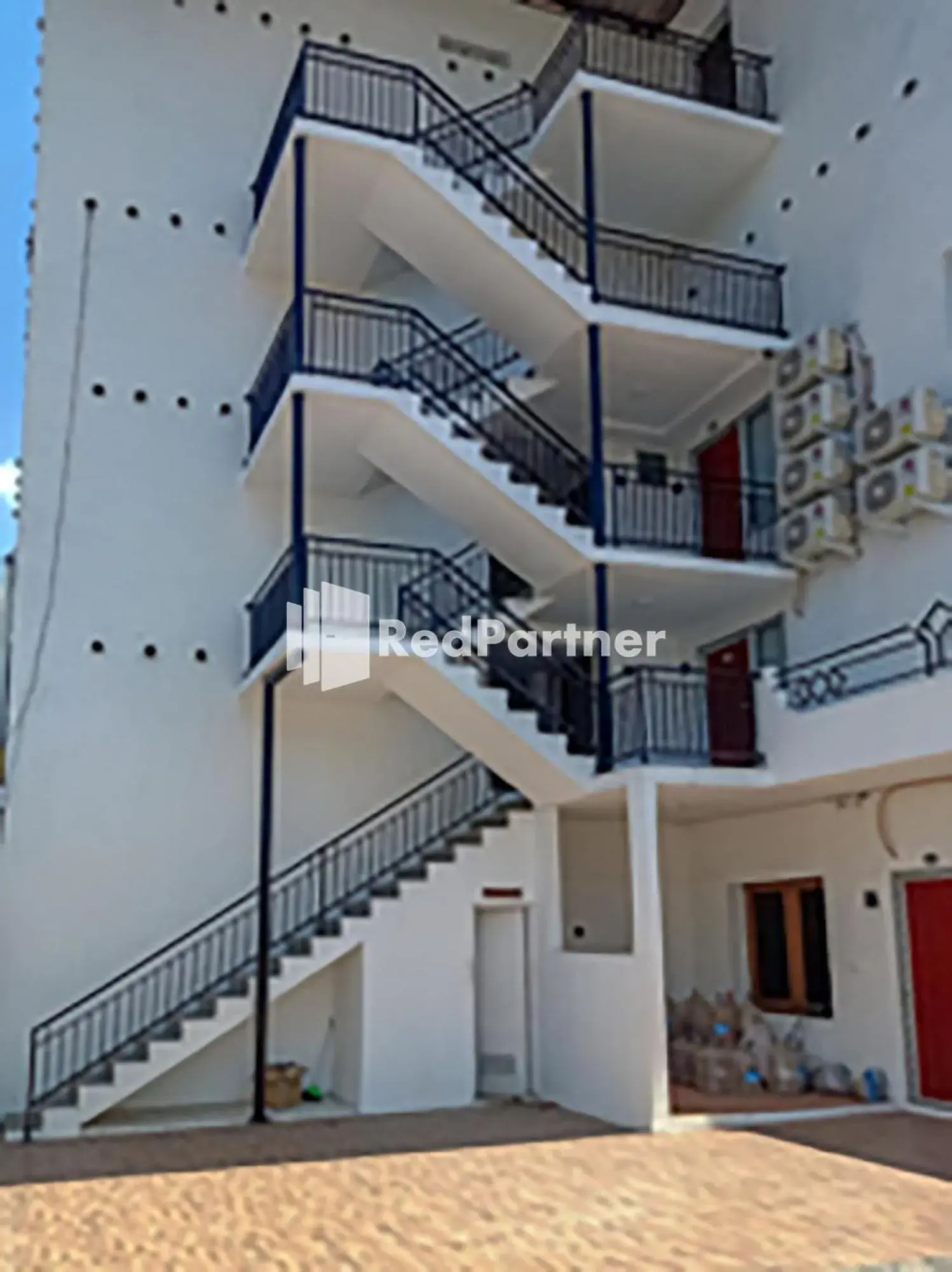 Property building in Hotel Trikatu Kendal near Taman Kota Weleri Mitra RedDoorz Property building in Hotel Trikatu Kendal near Taman Kota Weleri Mitra RedDoorz