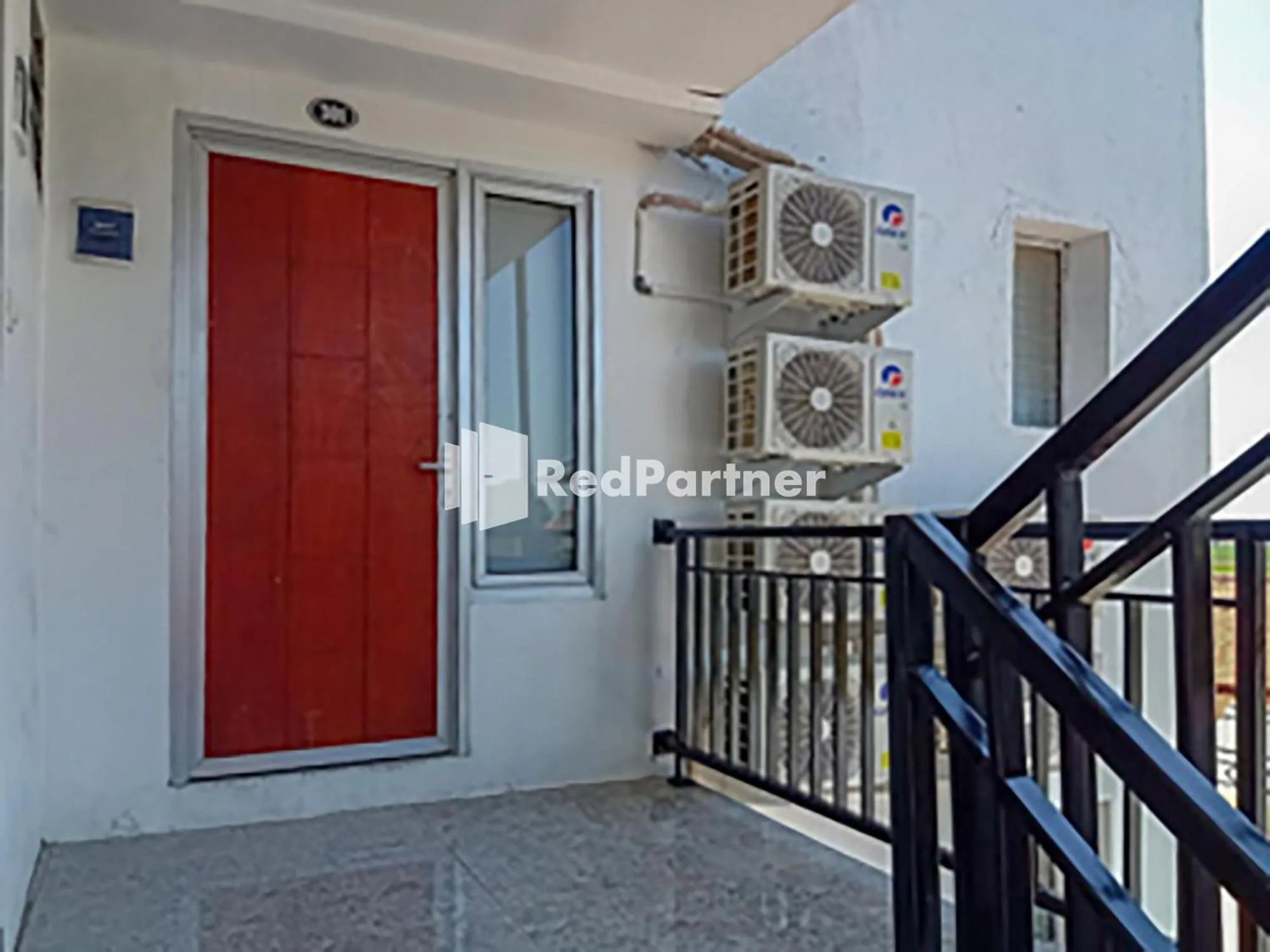 Property building in Hotel Trikatu Kendal near Taman Kota Weleri Mitra RedDoorz