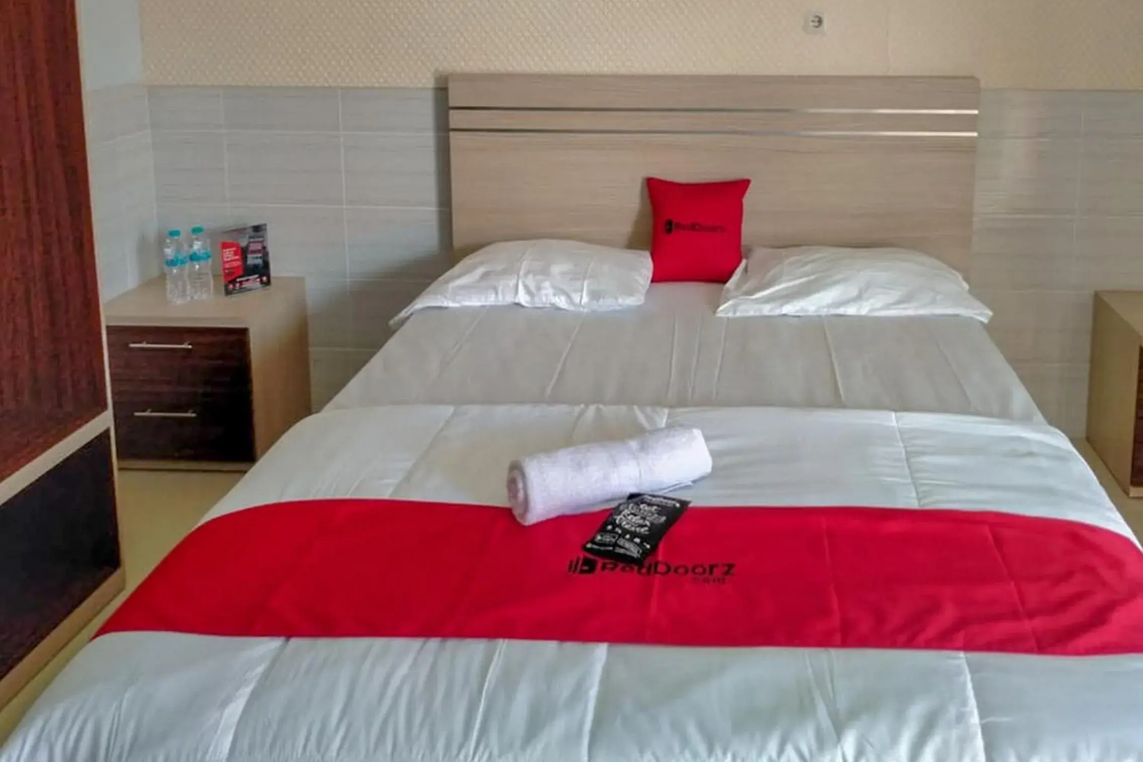 Bedroom, Bed in RedDoorz @ Tinggede Area Palu Bedroom, Bed in RedDoorz @ Tinggede Area Palu