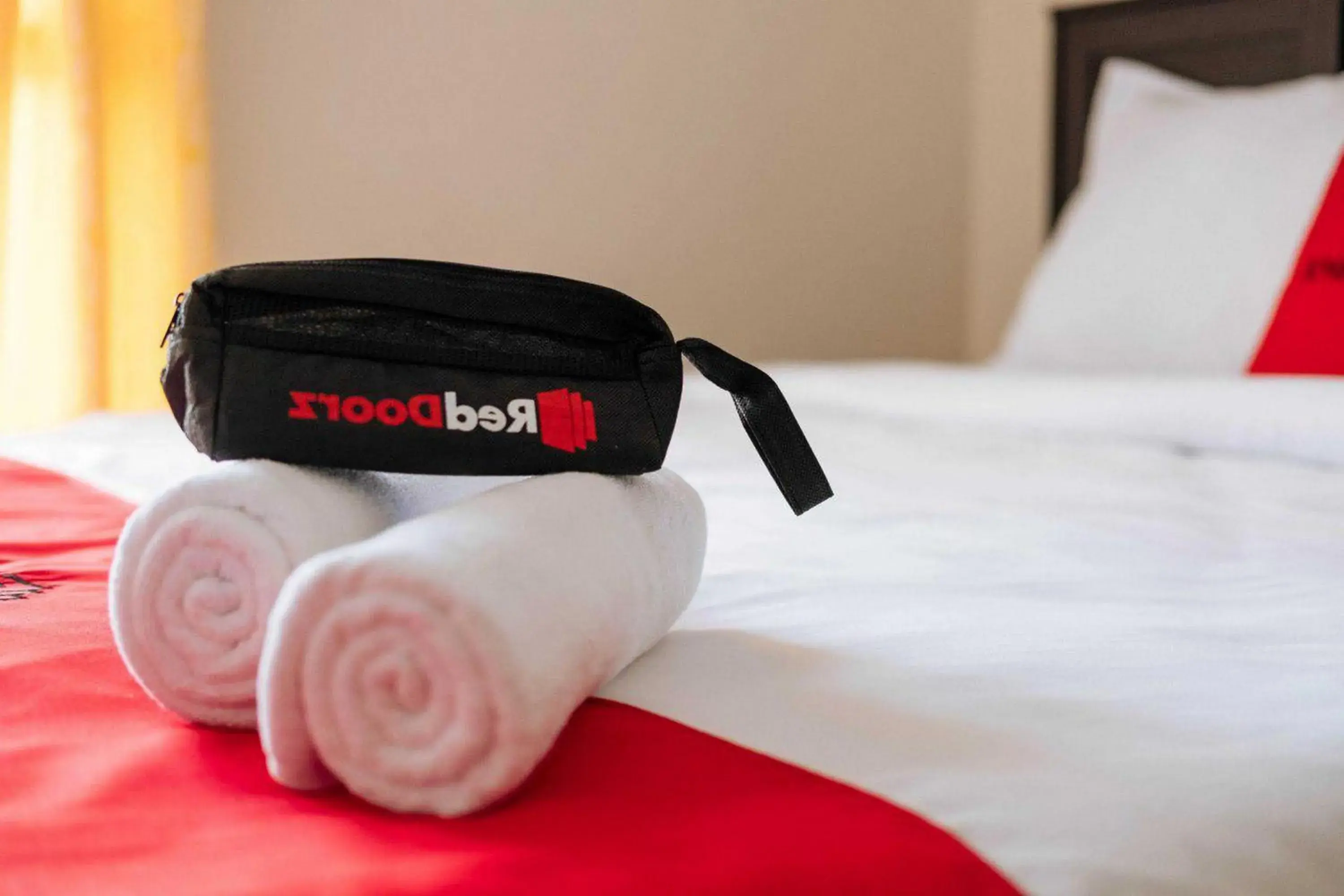 Bathroom, Bed in RedDoorz @ Tinggede Area Palu Bathroom, Bed in RedDoorz @ Tinggede Area Palu