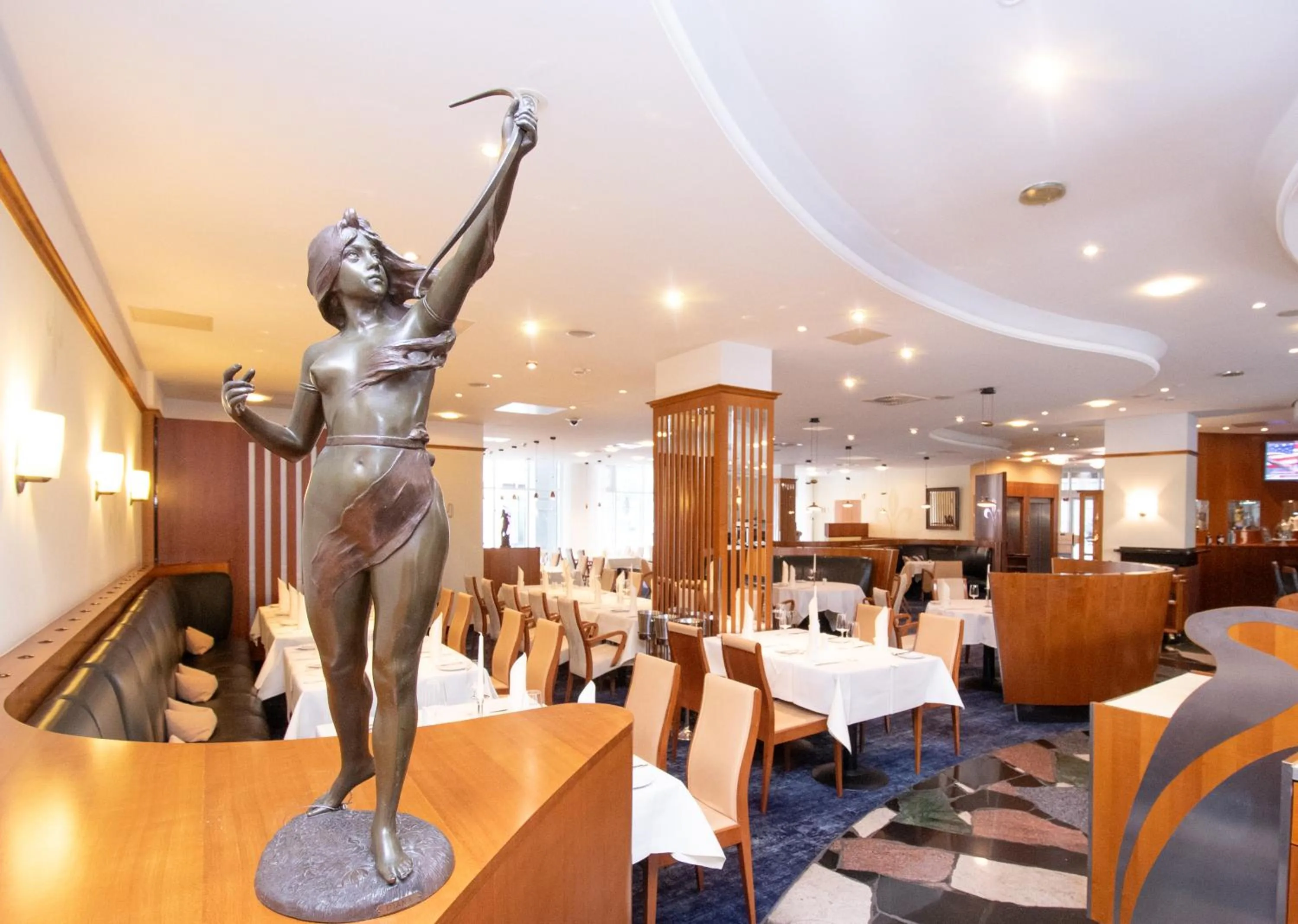 Restaurant/places to eat in Dorint Charlottenhof Halle (Saale)