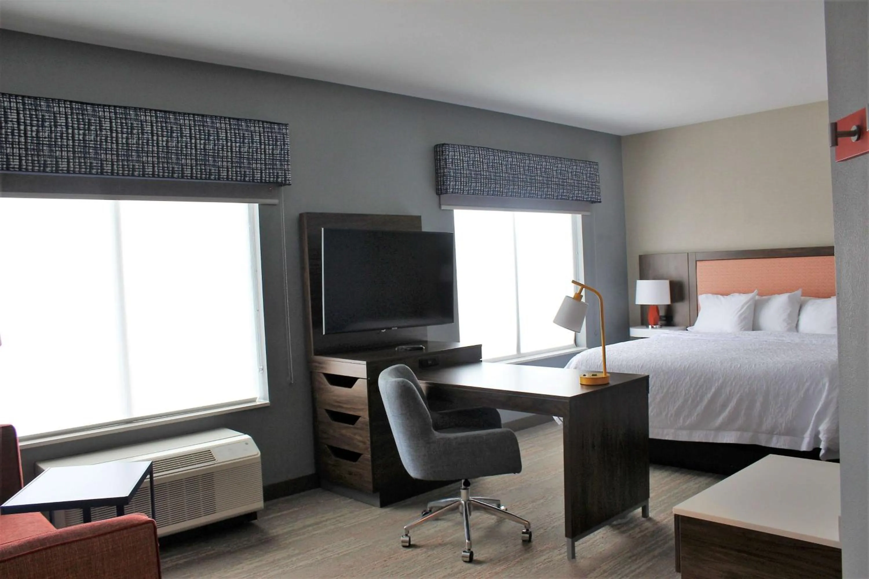 Bedroom, Bed in Hampton Inn Lexington