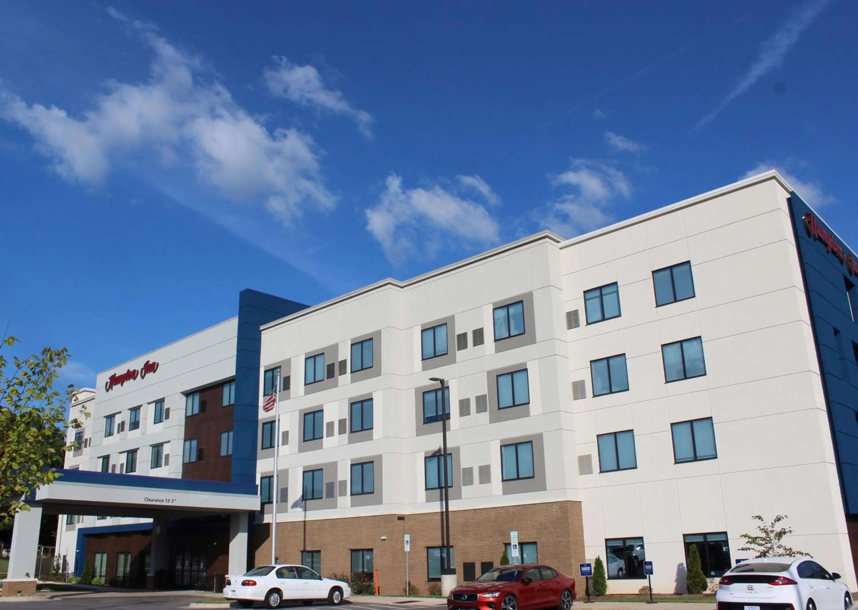 Property building in Hampton Inn Lexington