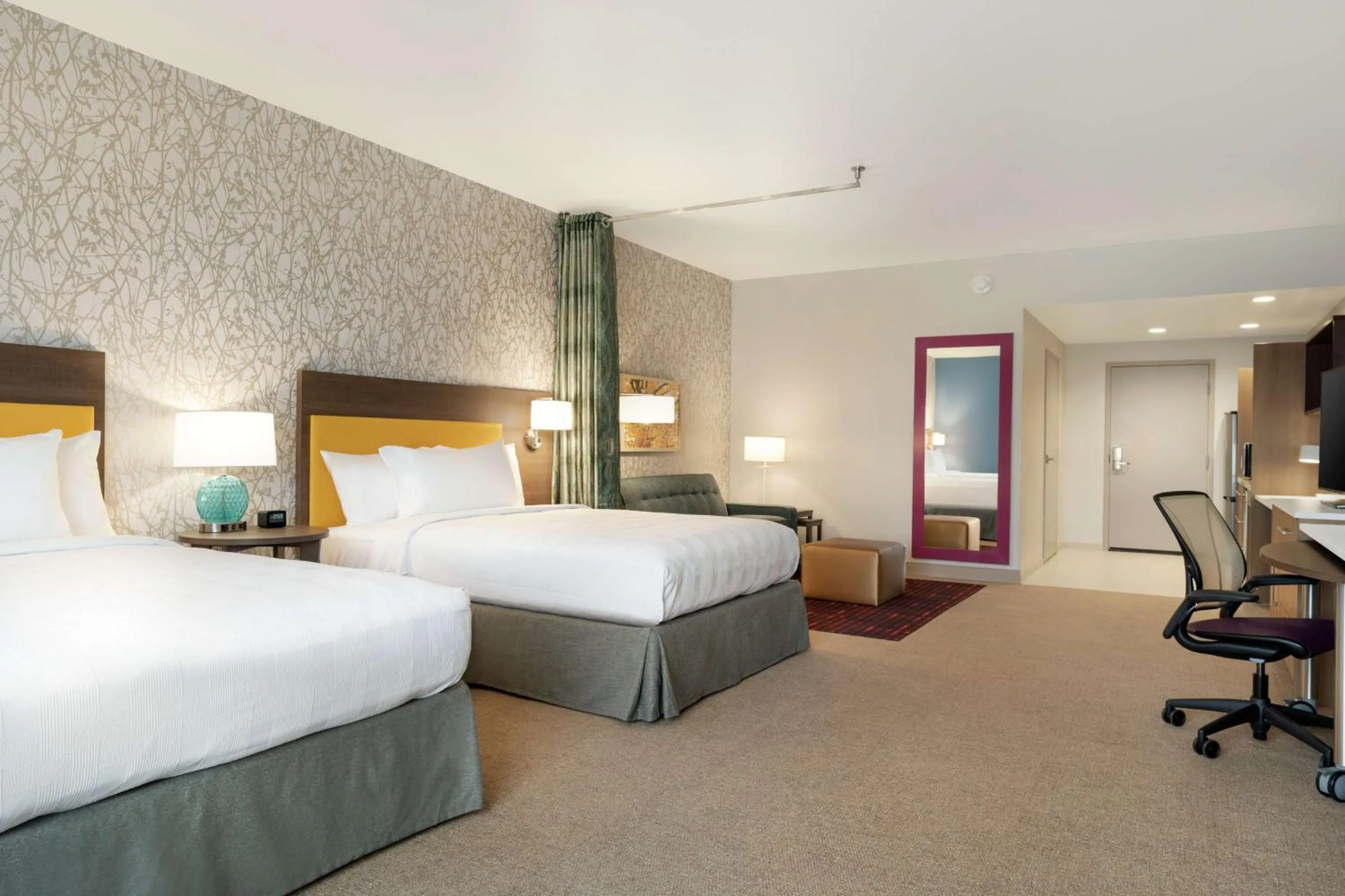 Bedroom, Bed in Home2 Suites By Hilton Martinsburg, Wv