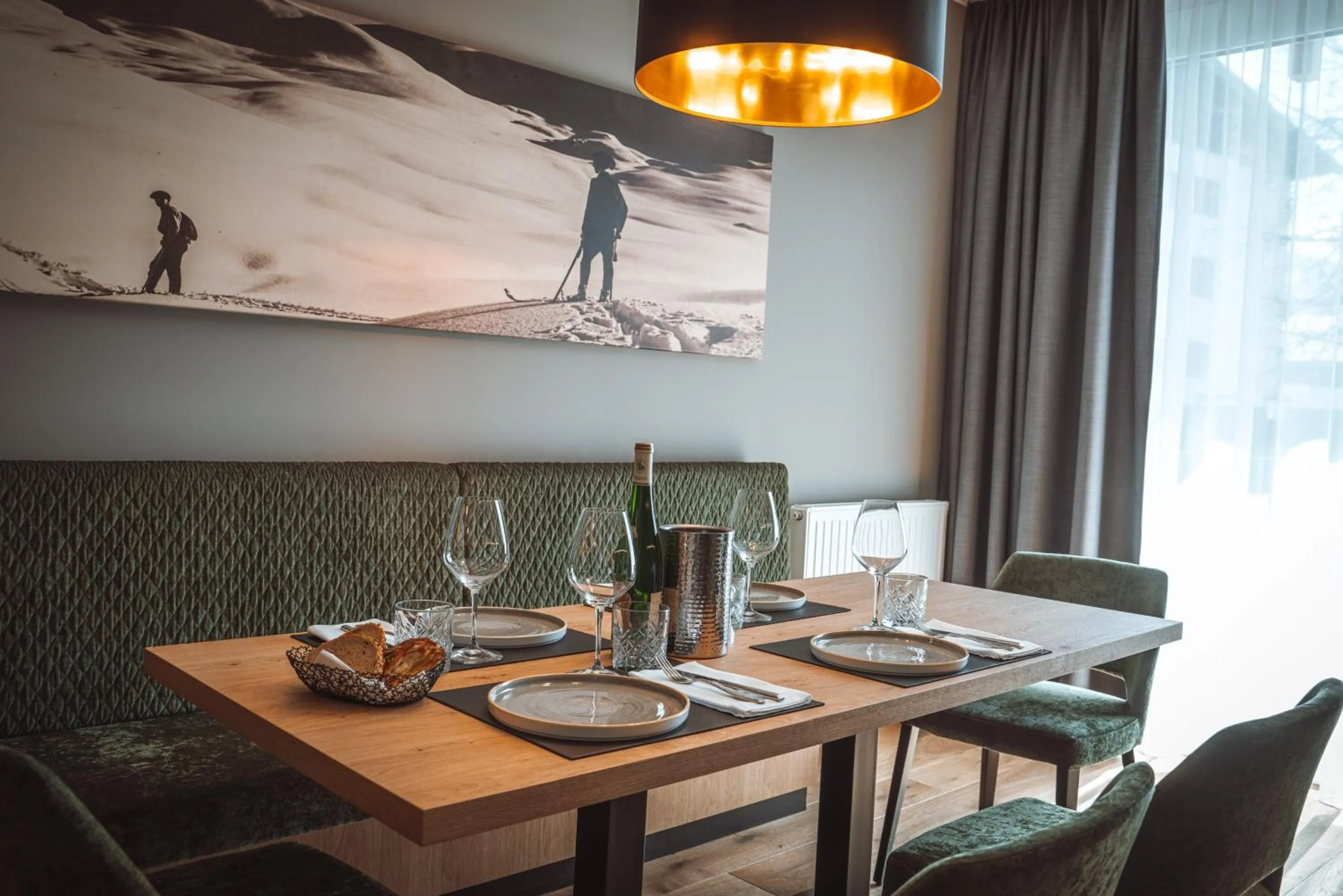 Dining area in Mountainview Apartments