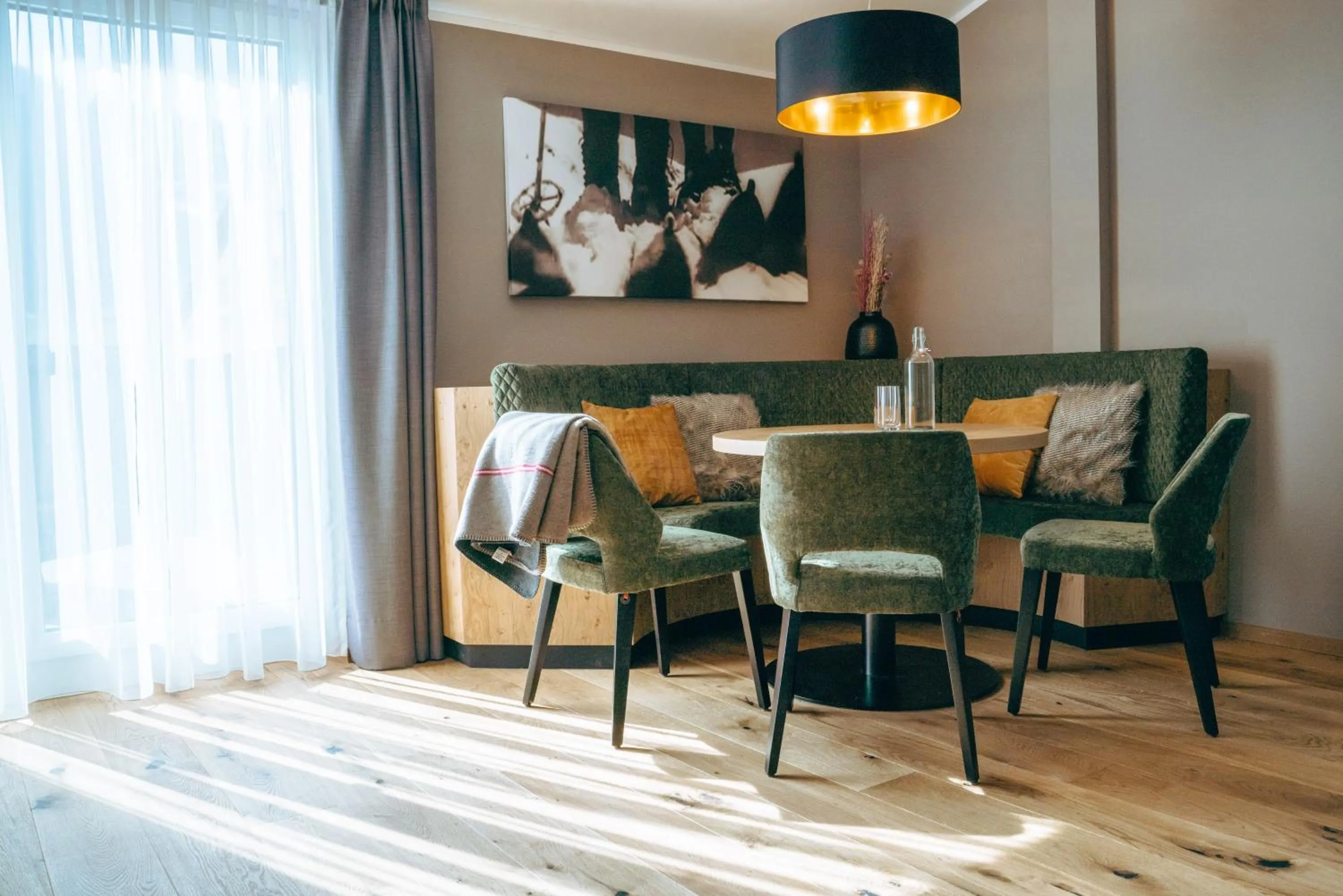 Seating area in Mountainview Apartments