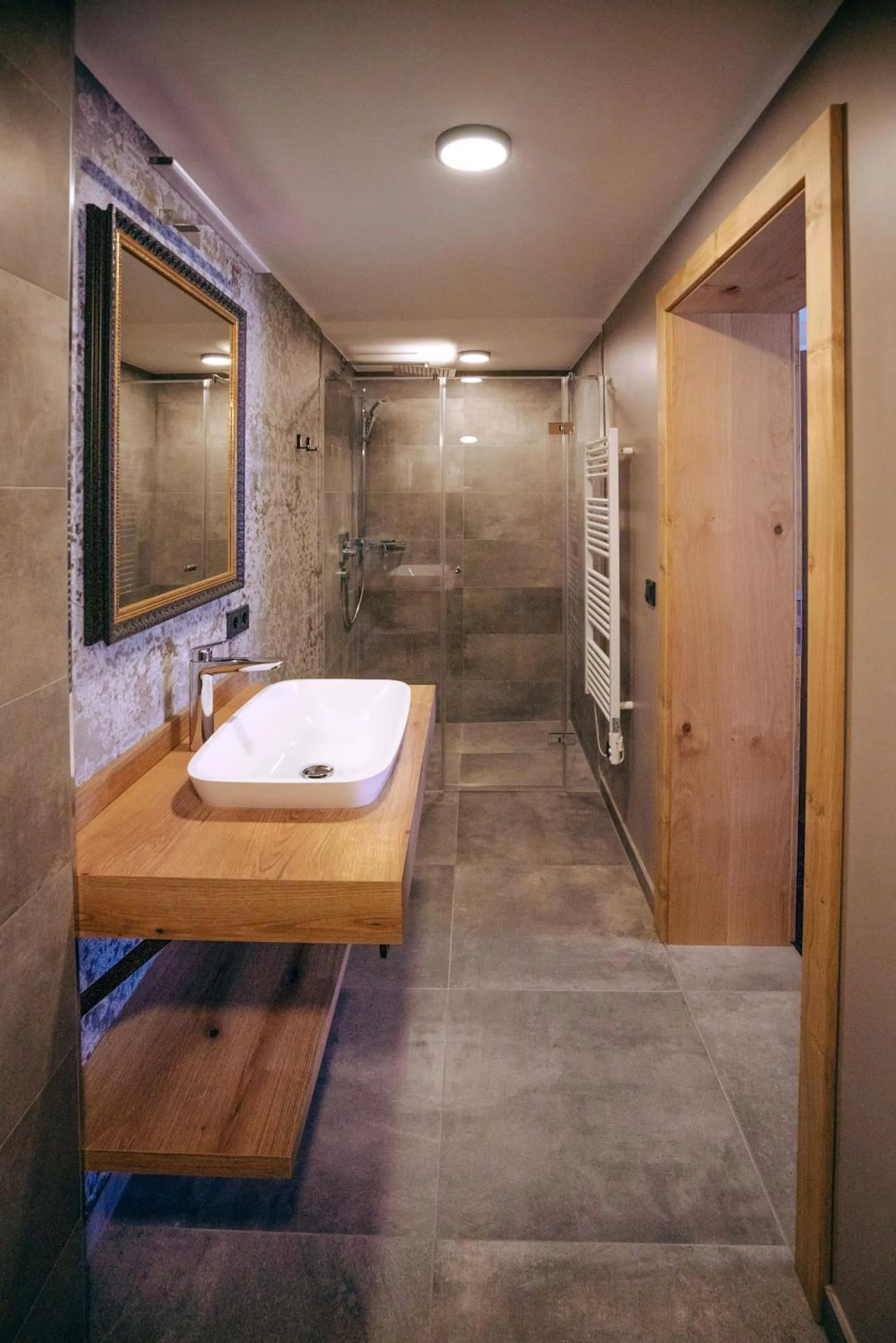 Bathroom in Mountainview Apartments